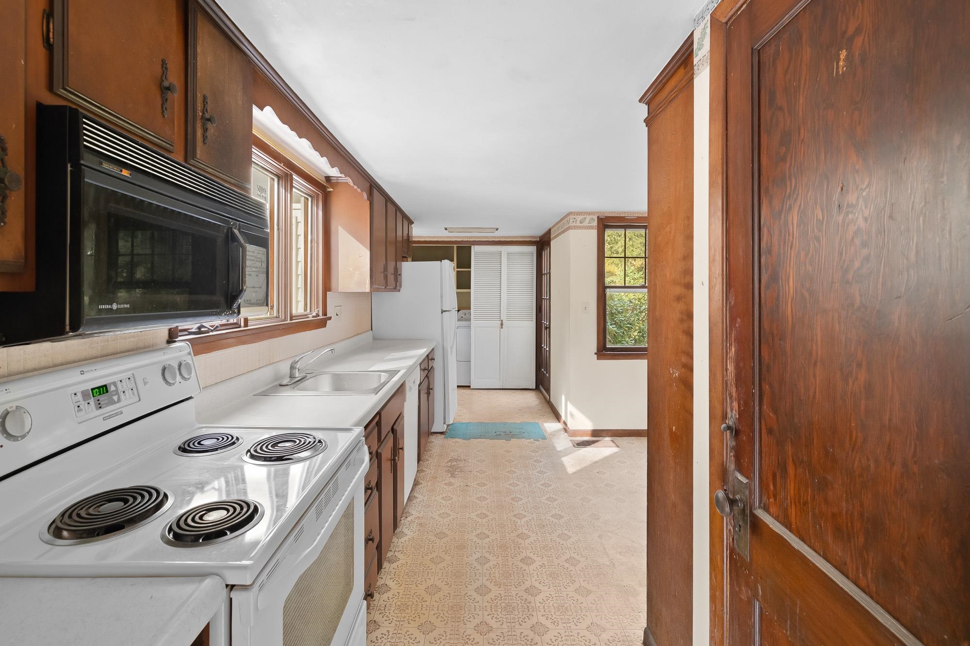 1115 Brookfield Road Property Photo 4