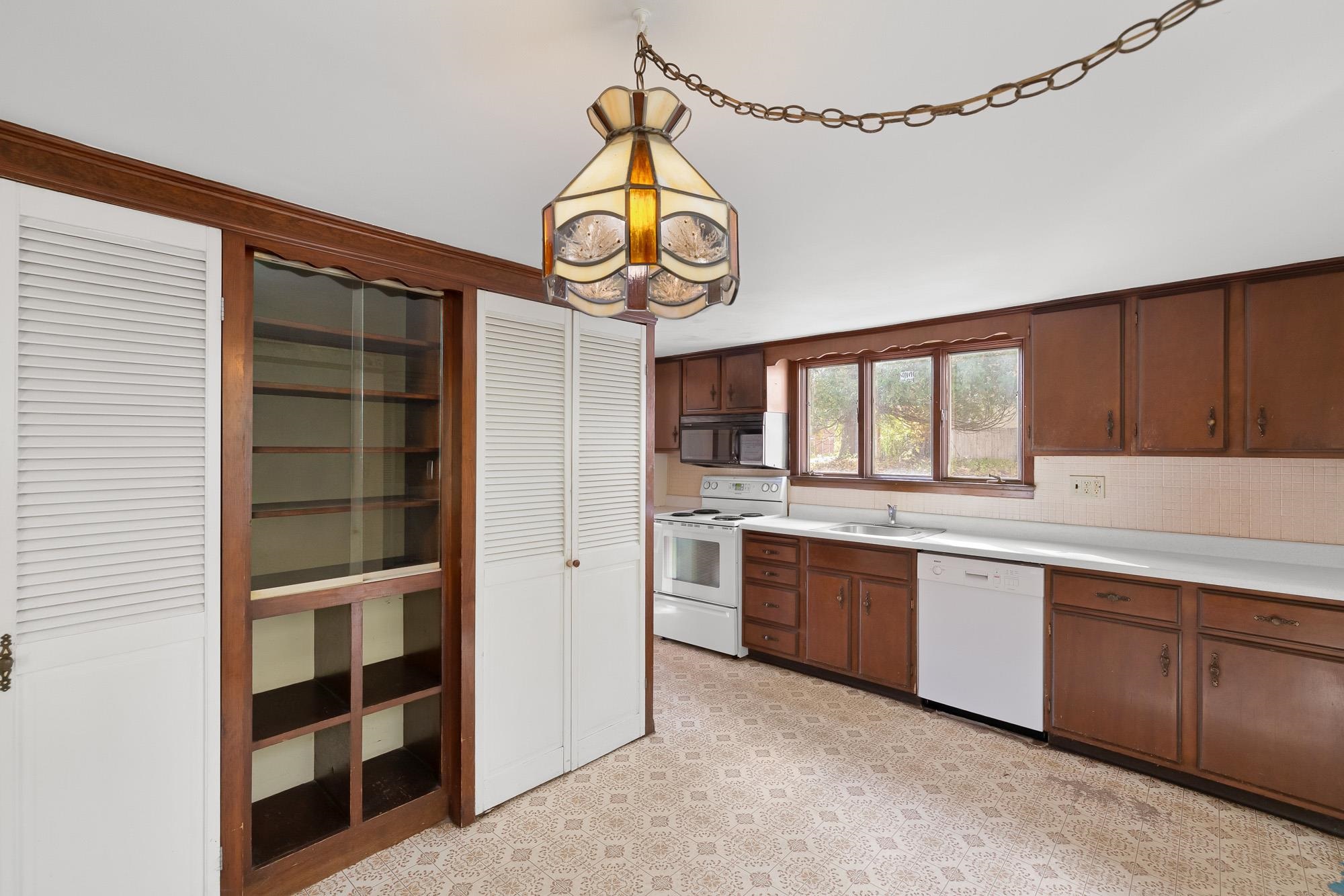 1115 Brookfield Road Property Photo 6
