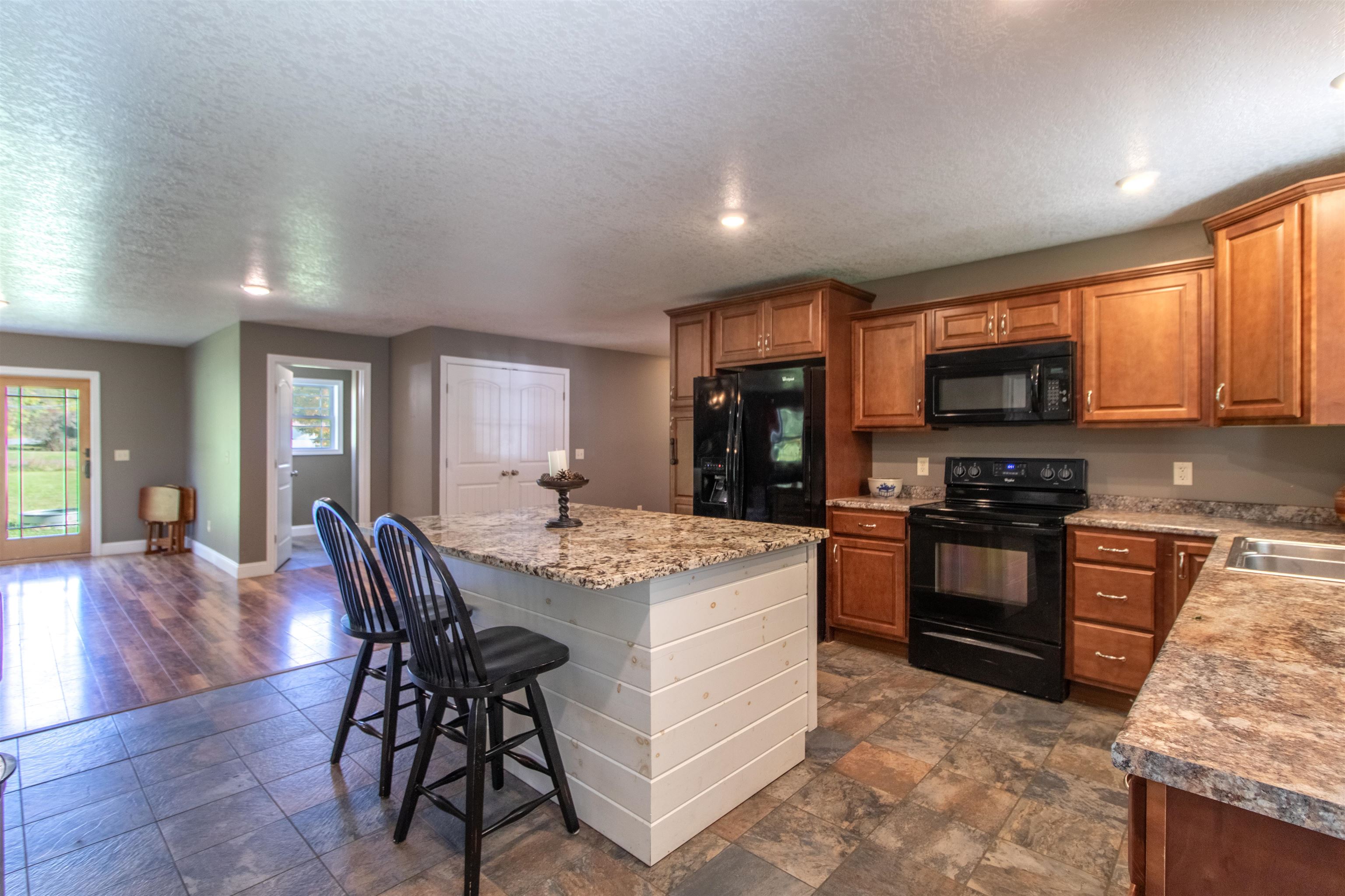 25 Derby Pond Road Property Photo 6
