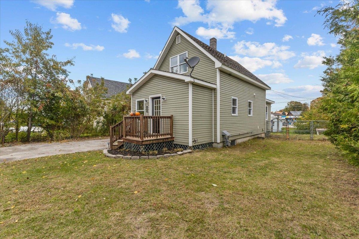 124 School Street Property Photo 2