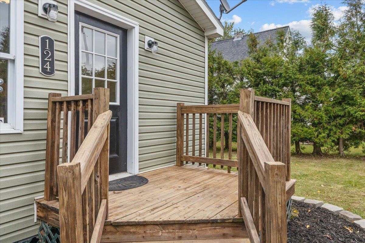 124 School Street Property Photo 4