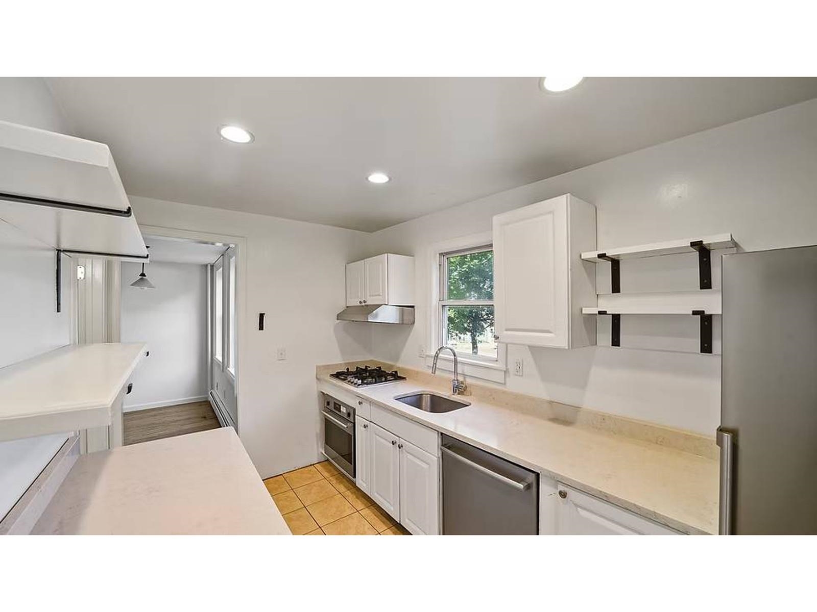 476-478 St. Paul Street Property Photo 6