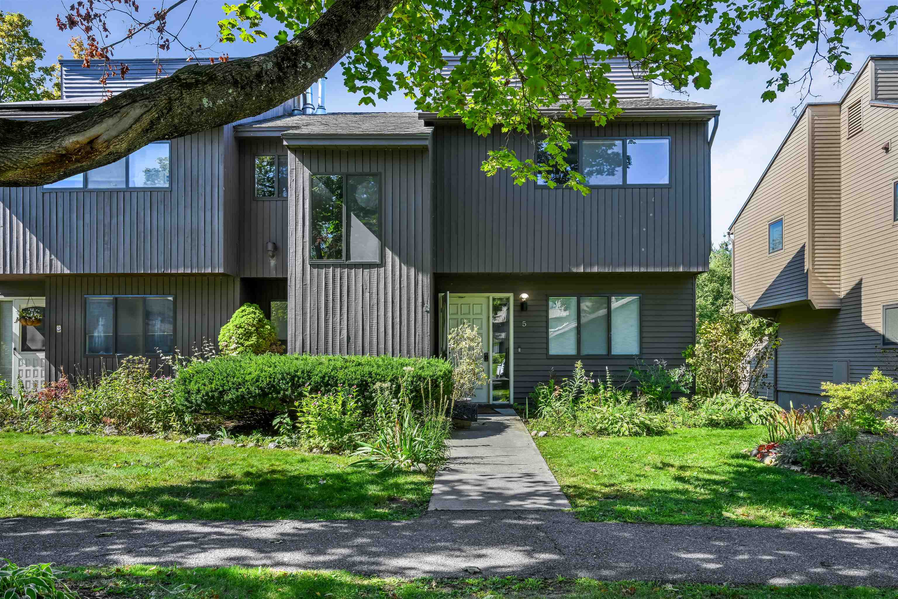 5 Lexington Green Street Property Photo 1