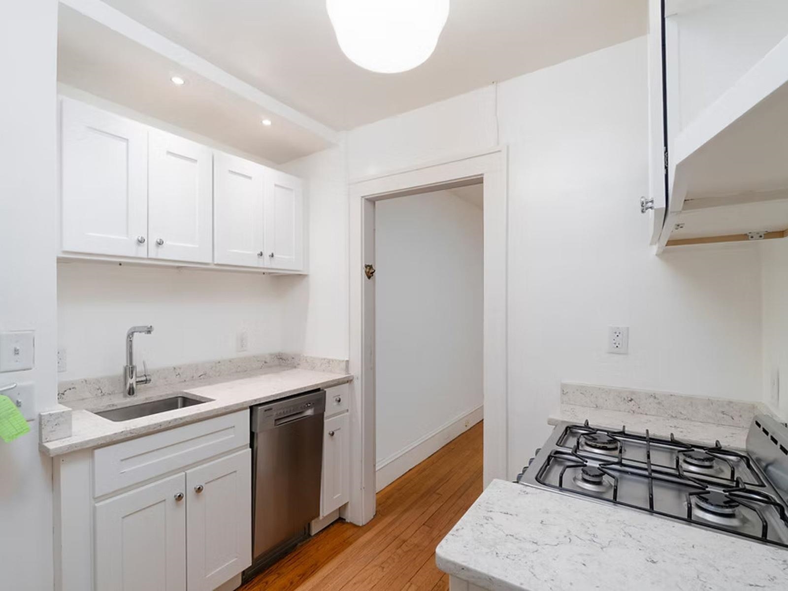 141 Howard & 476-478 St. Paul Street Property Photo 10