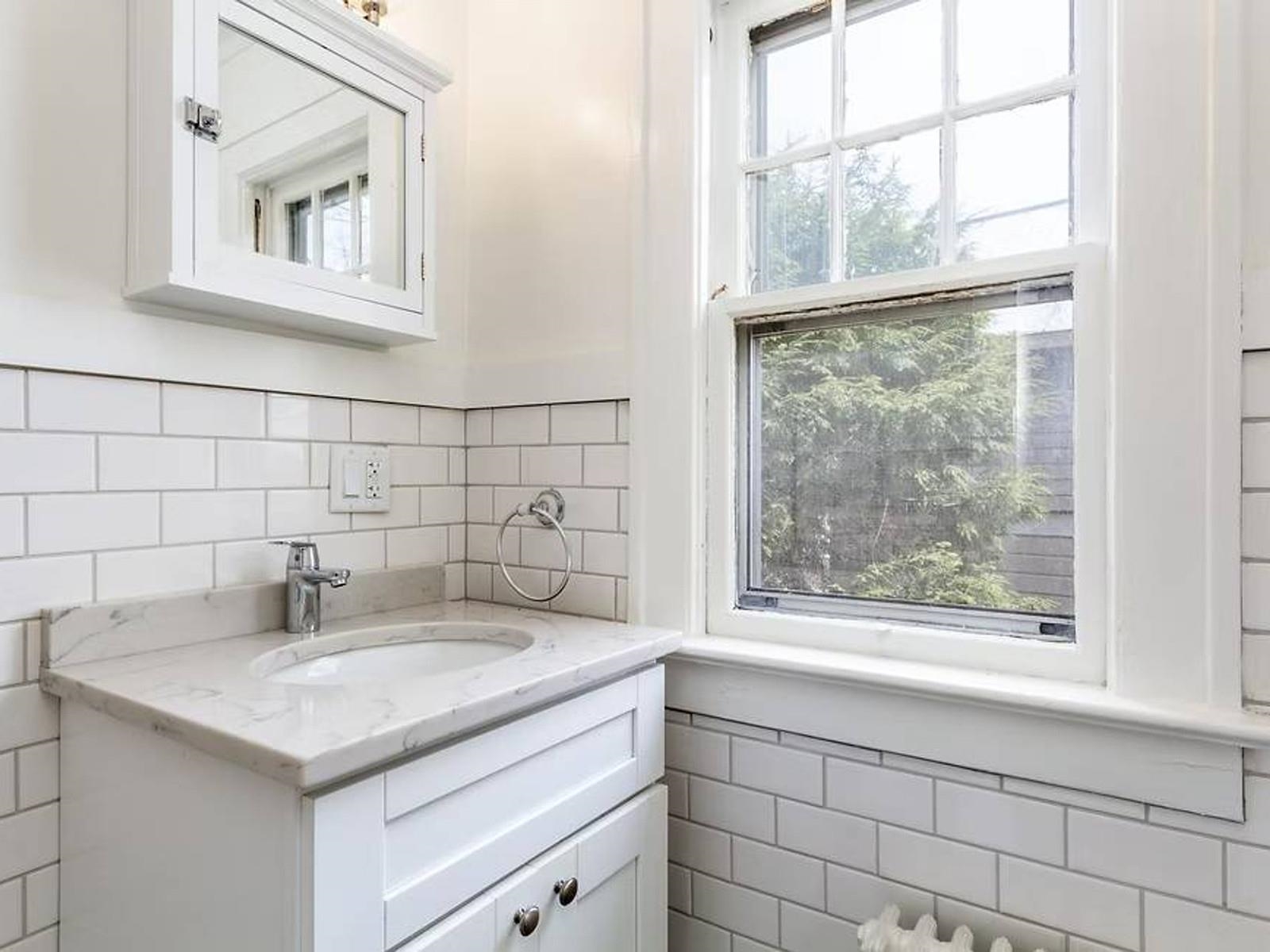 141 Howard & 476-478 St. Paul Street Property Photo 16