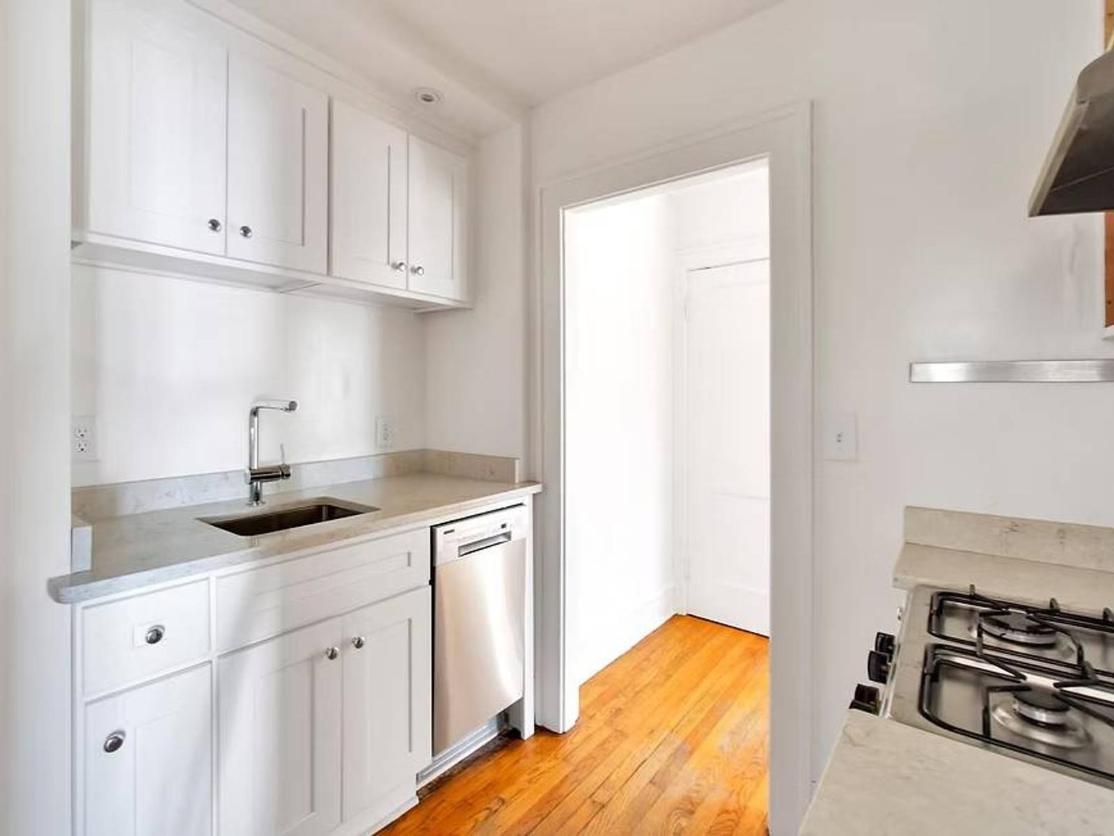 141 Howard & 476-478 St. Paul Street Property Photo 21