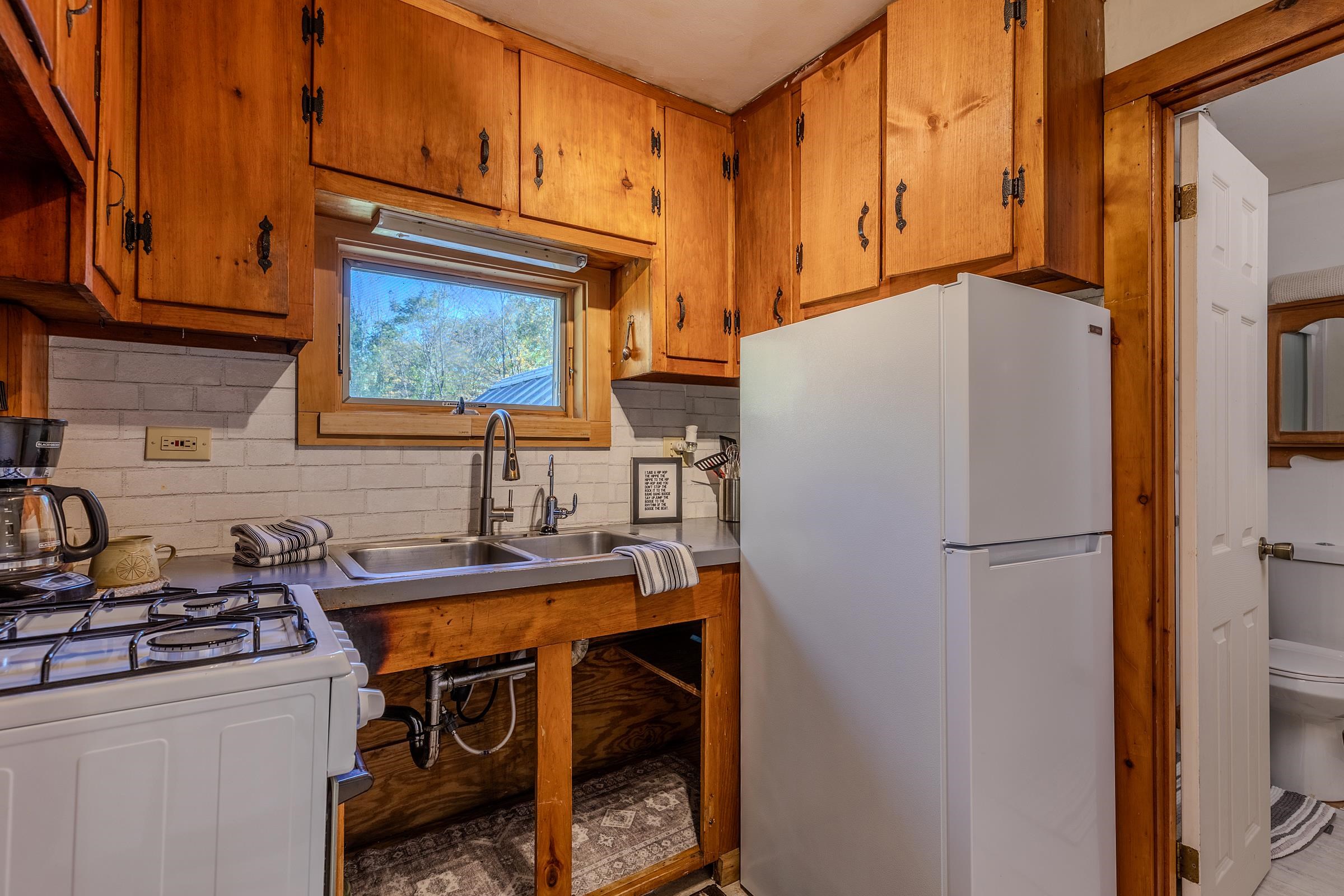 154 Depot Street Property Photo 9