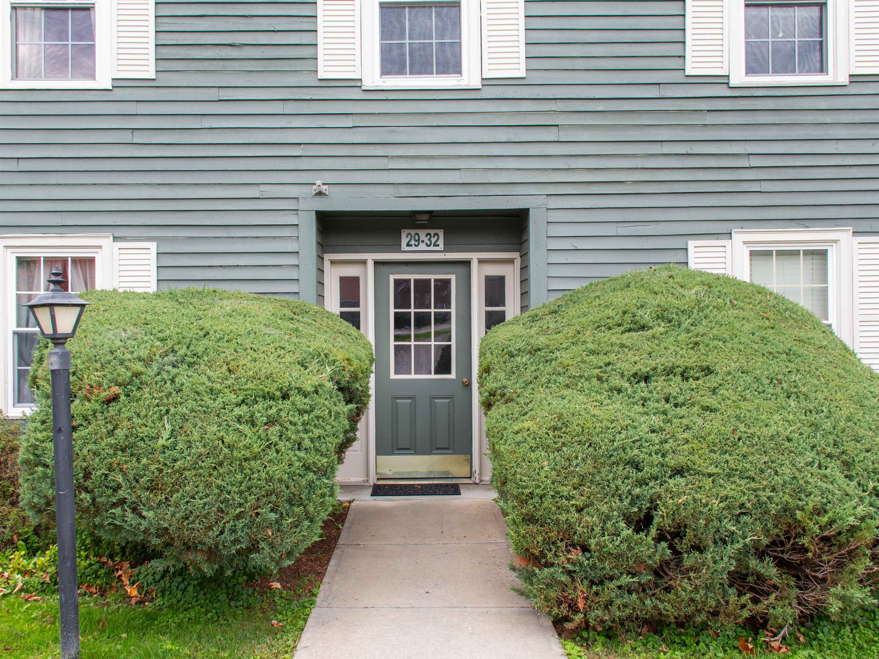 29 Twin Oaks Terrace Property Photo 2