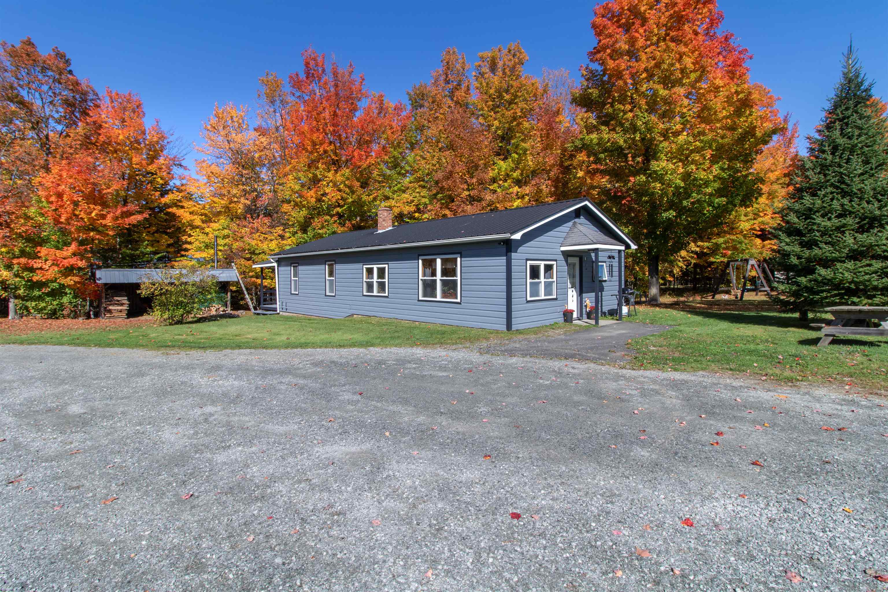1096 Collins Mill Road Property Photo 2