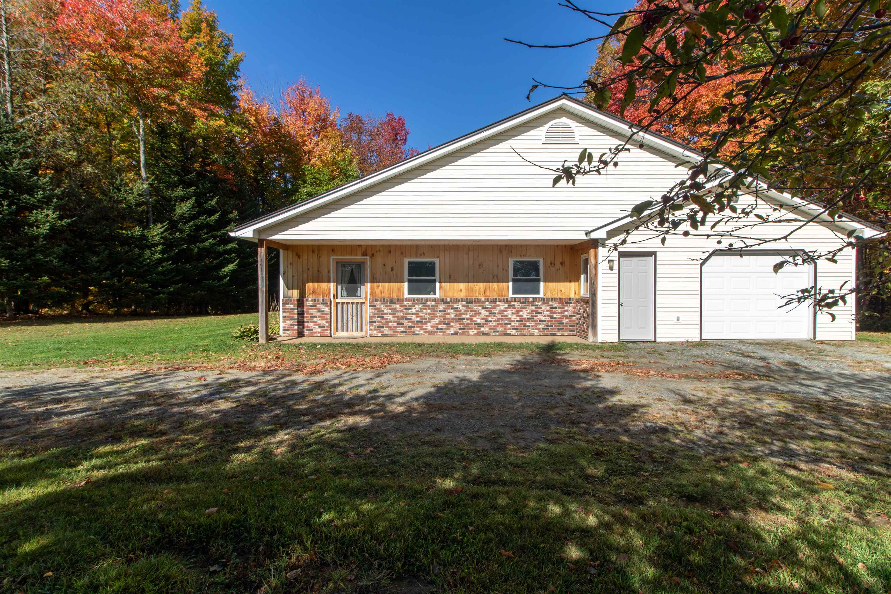 1096 Collins Mill Road Property Photo 3