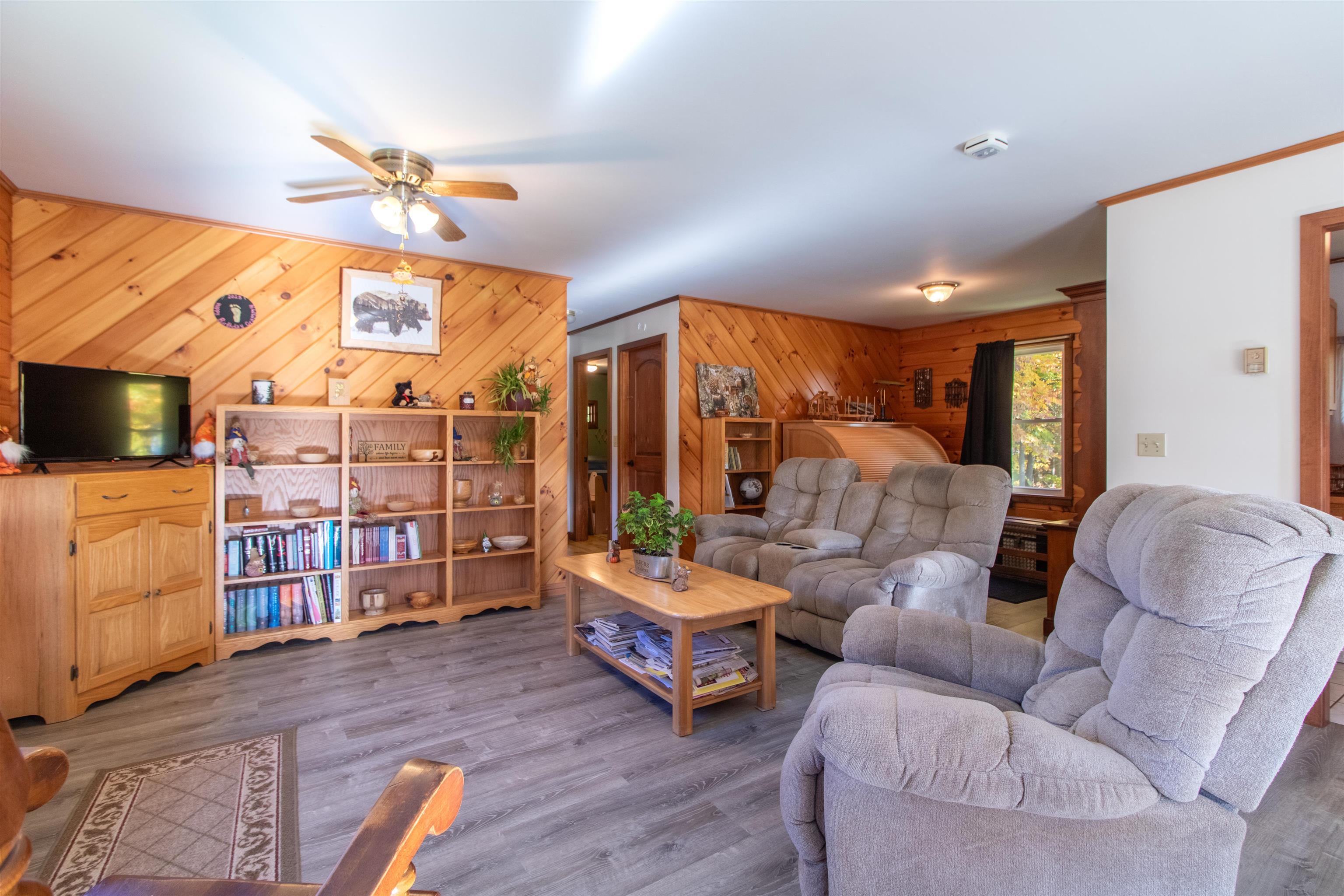 1096 Collins Mill Road Property Photo 13