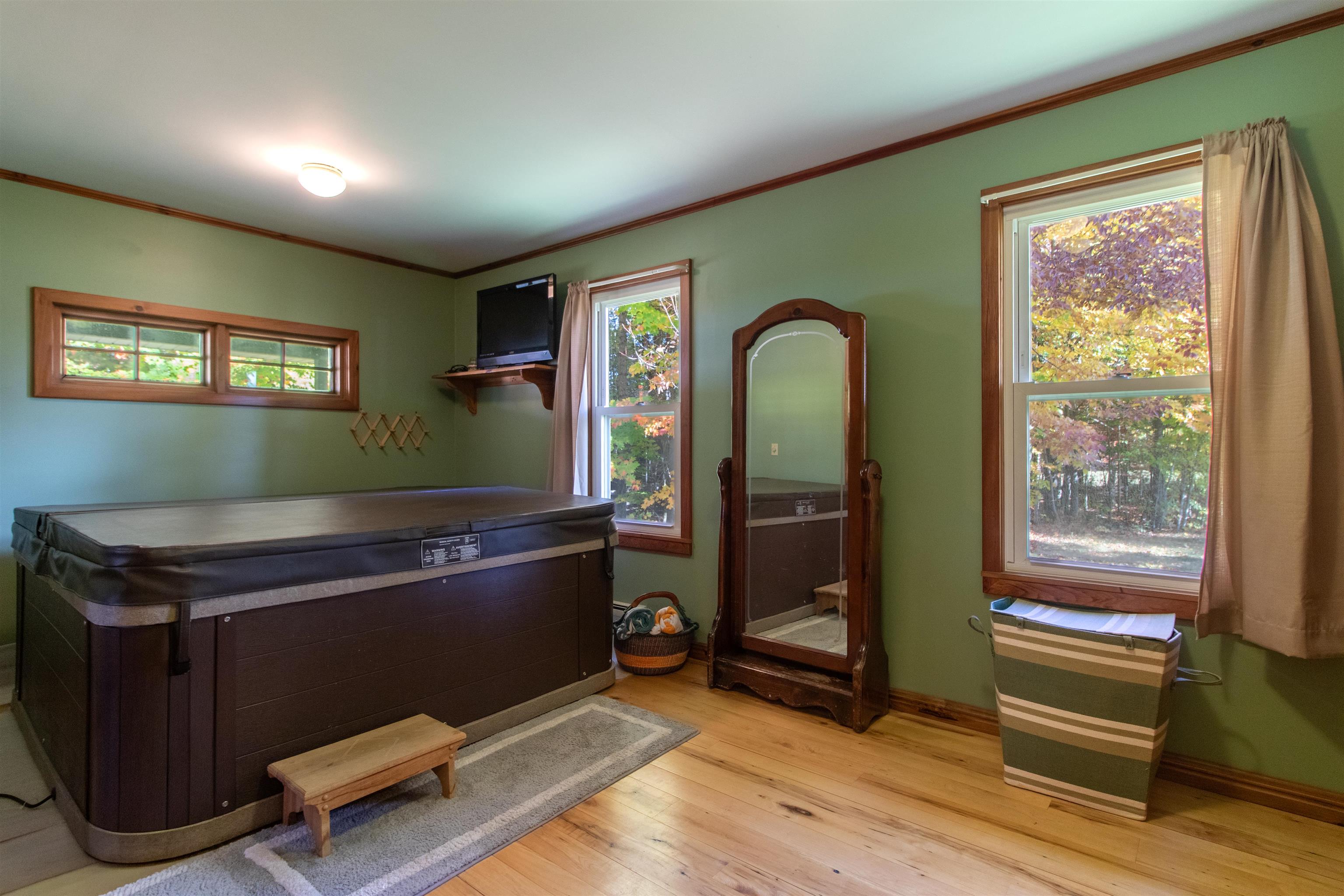 1096 Collins Mill Road Property Photo 19