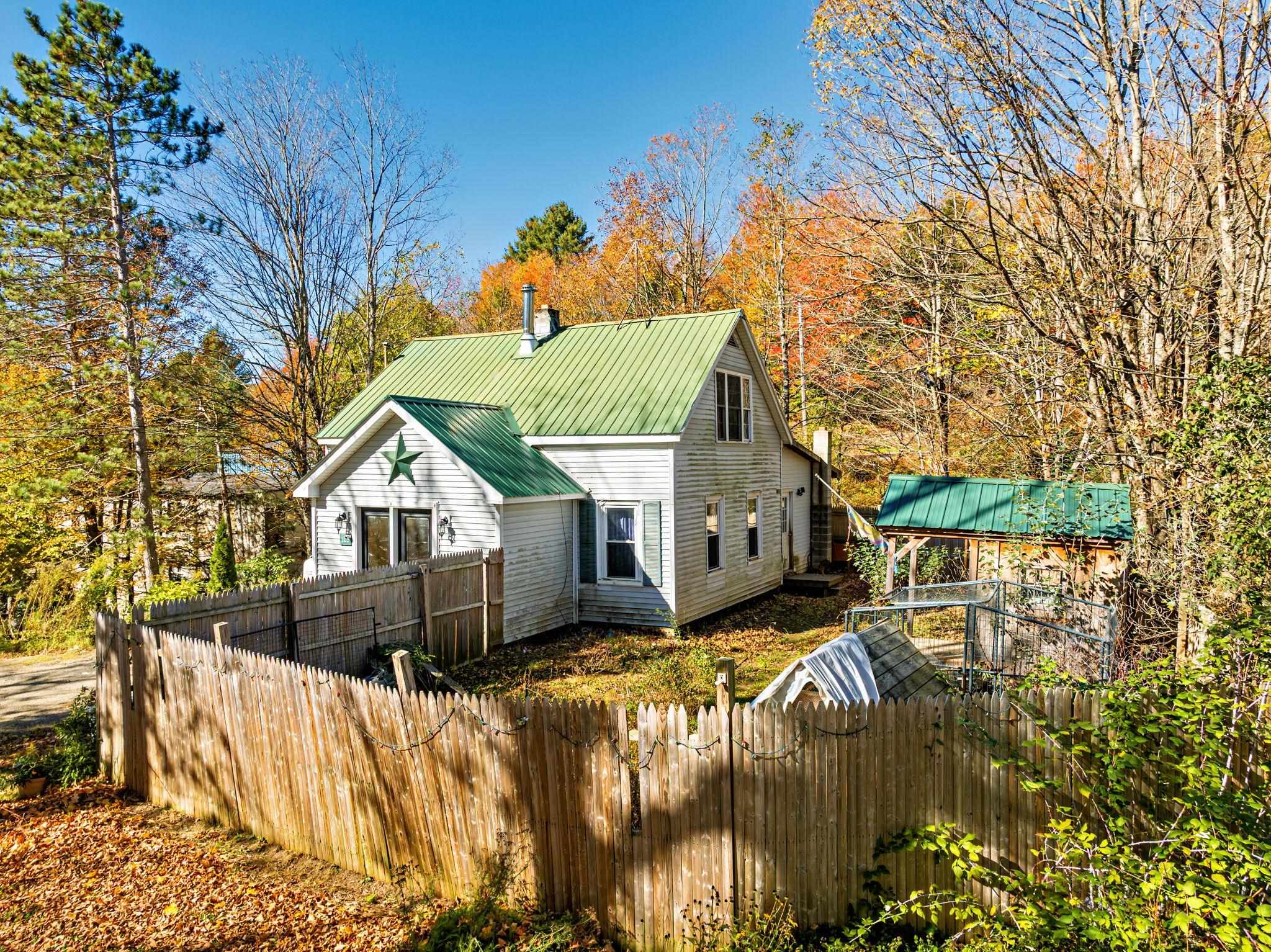 105 School Street Property Photo 2