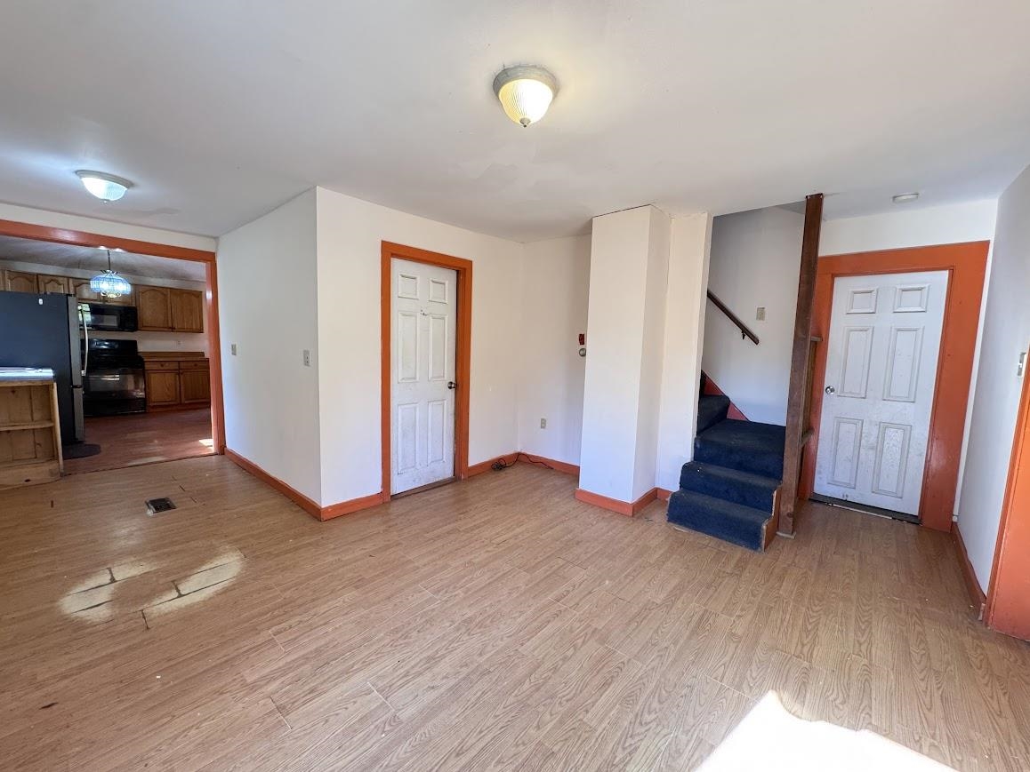 105 School Street Property Photo 9