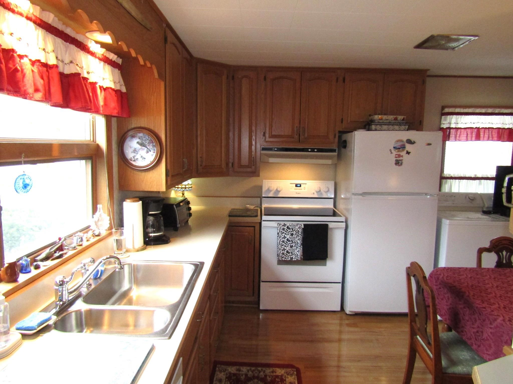 22 Broadway Street Property Photo 7