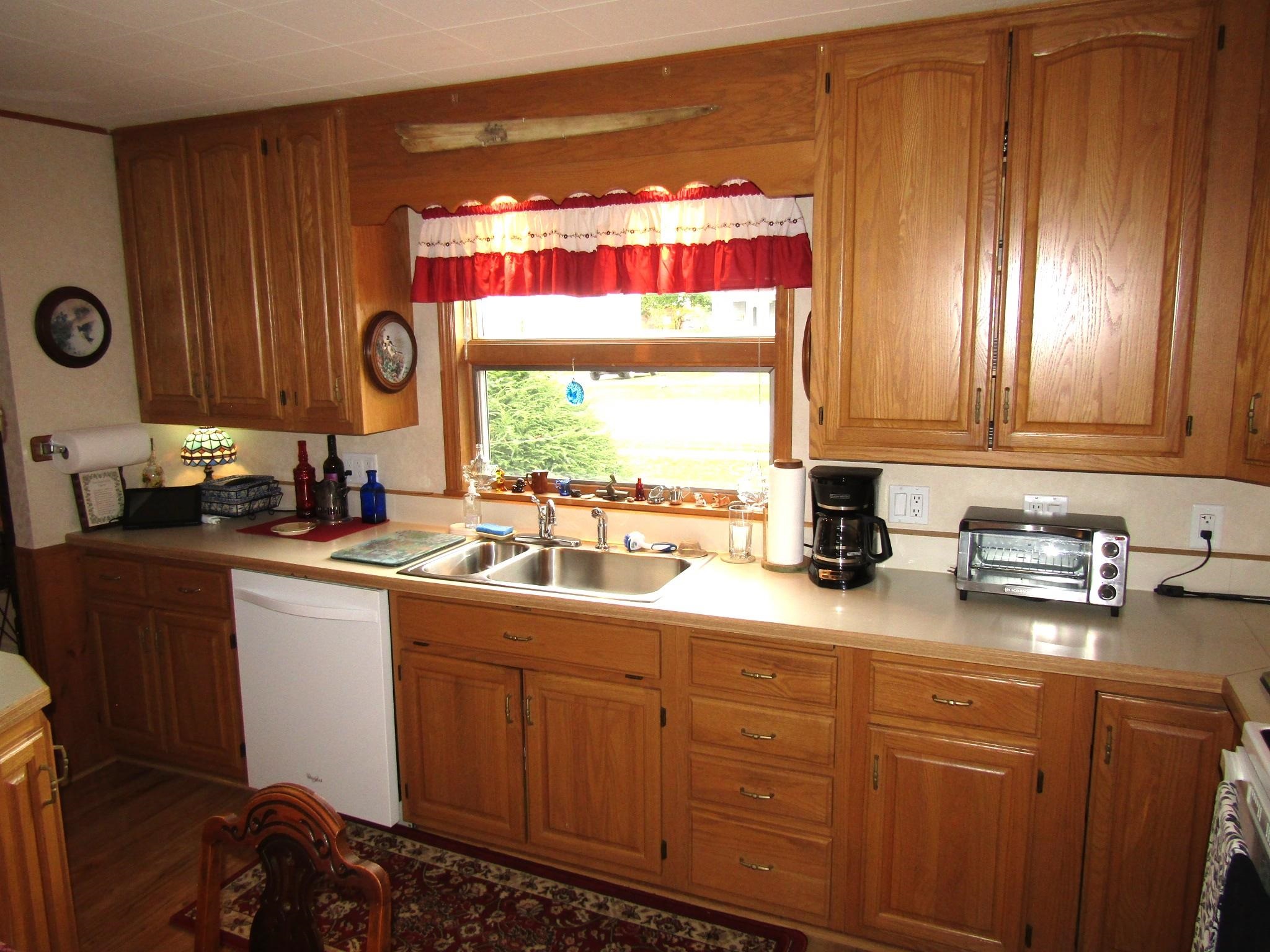22 Broadway Street Property Photo 8