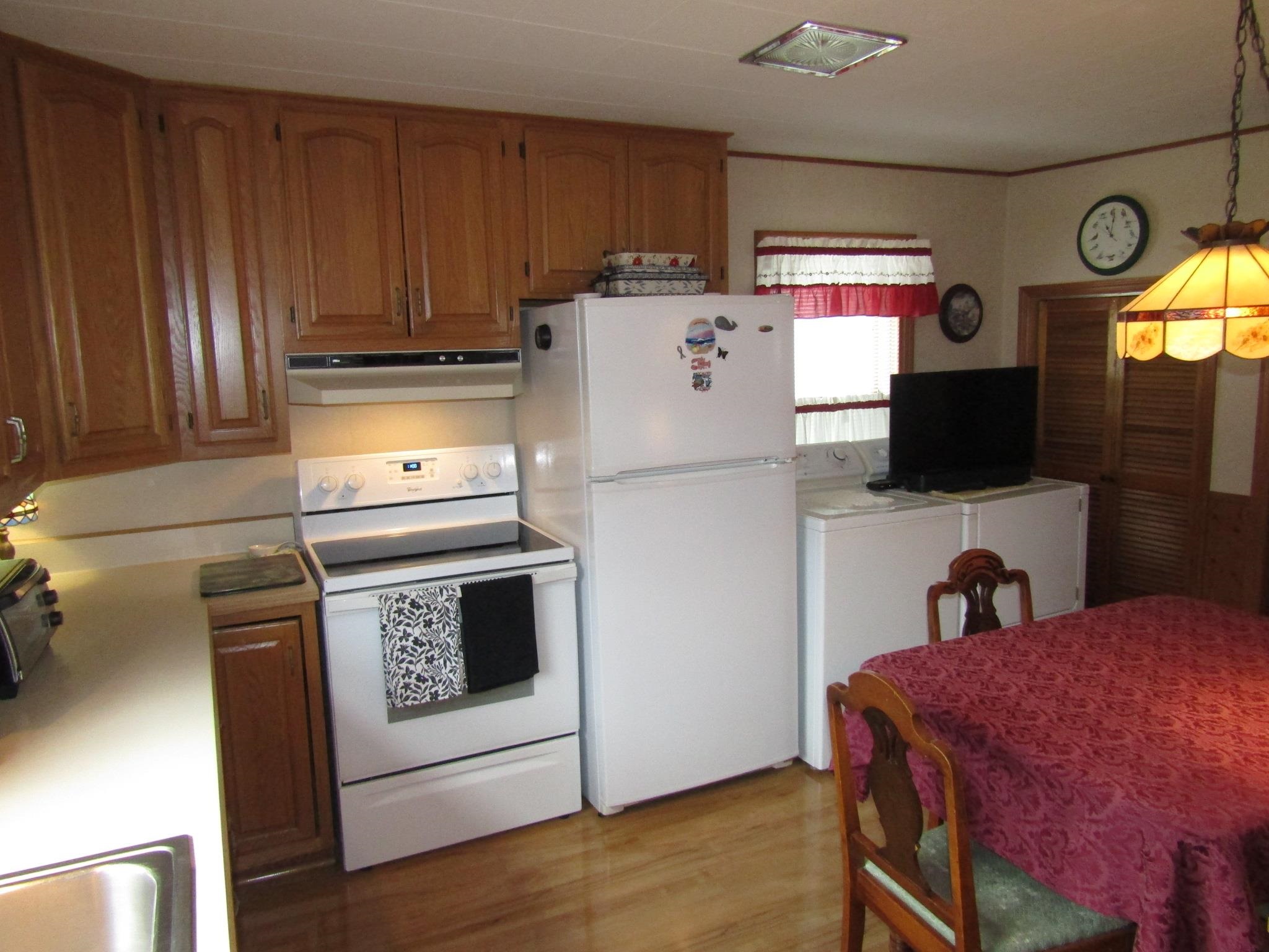 22 Broadway Street Property Photo 11