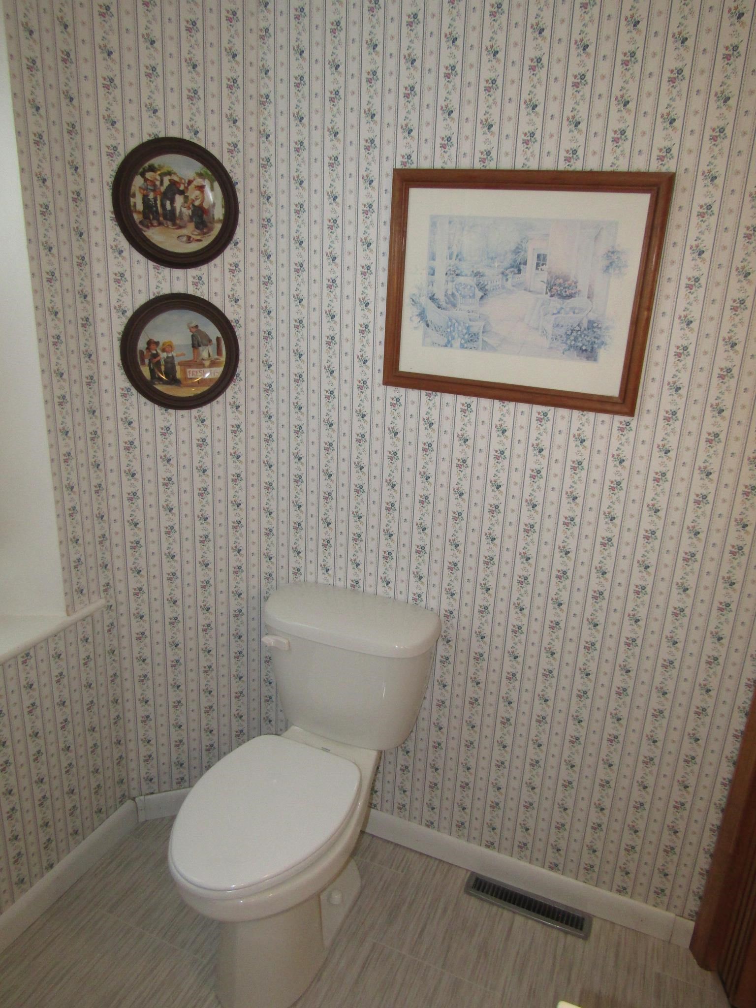 22 Broadway Street Property Photo 25