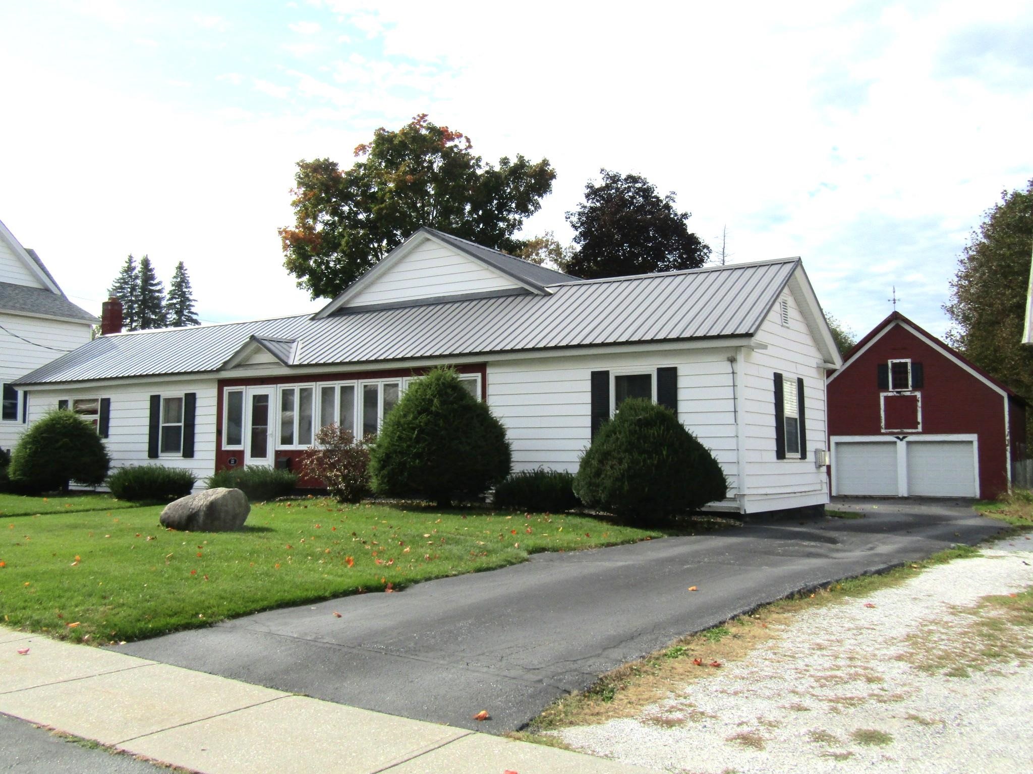 22 Broadway Street Property Photo 44