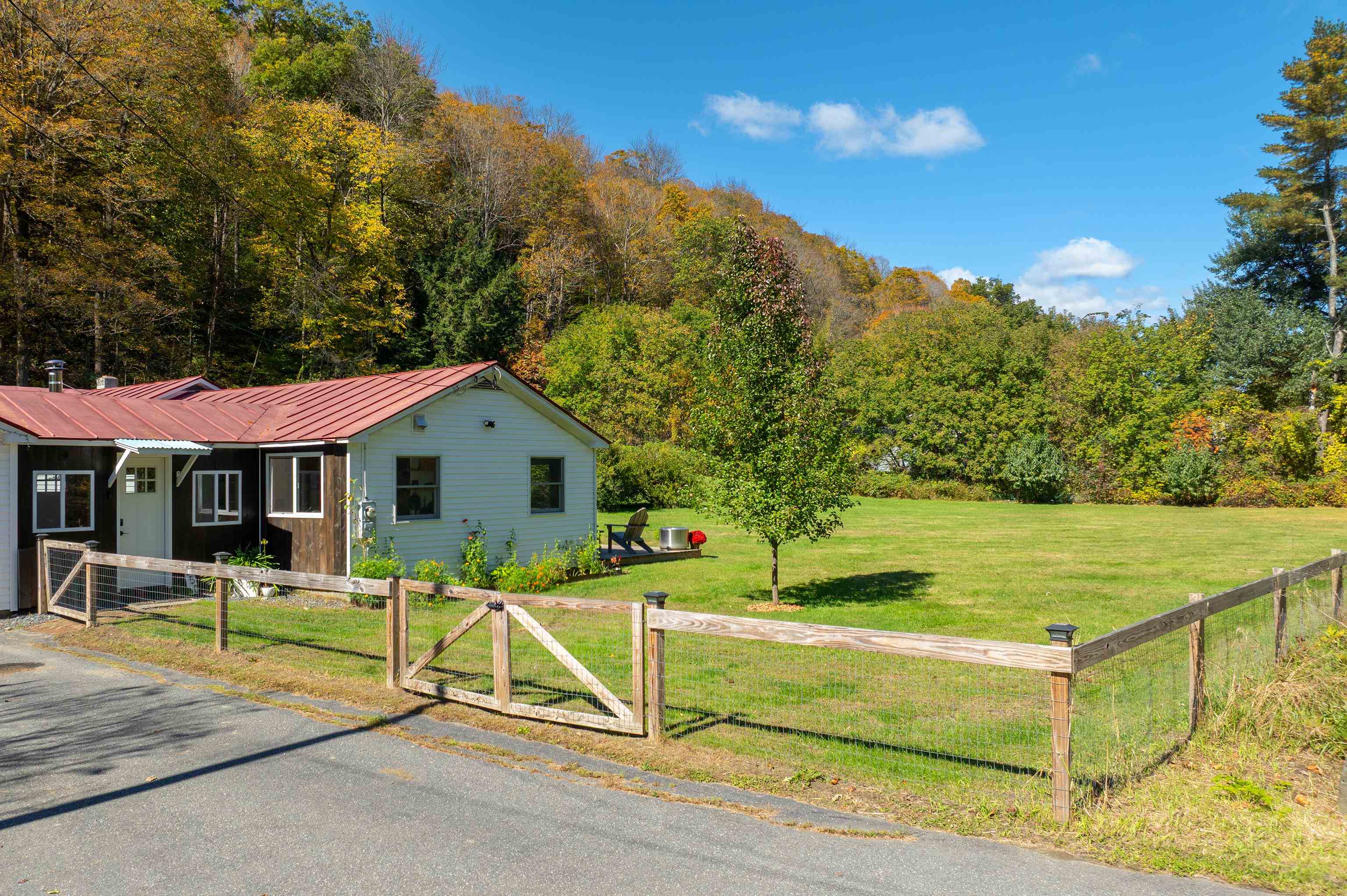 150 Pomfret Road Property Photo 3