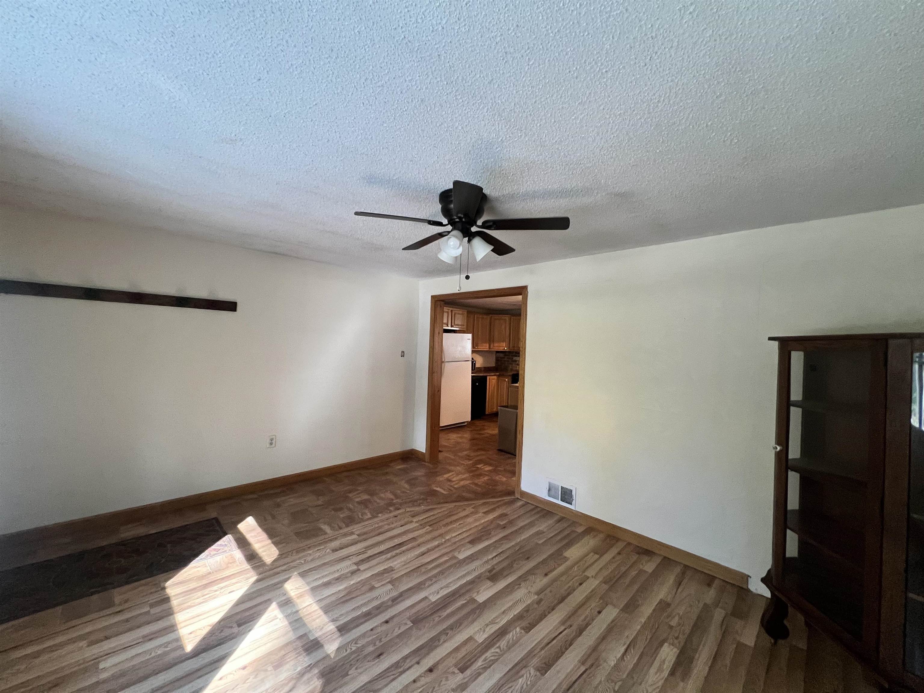 825 Belgo Road Property Photo 12