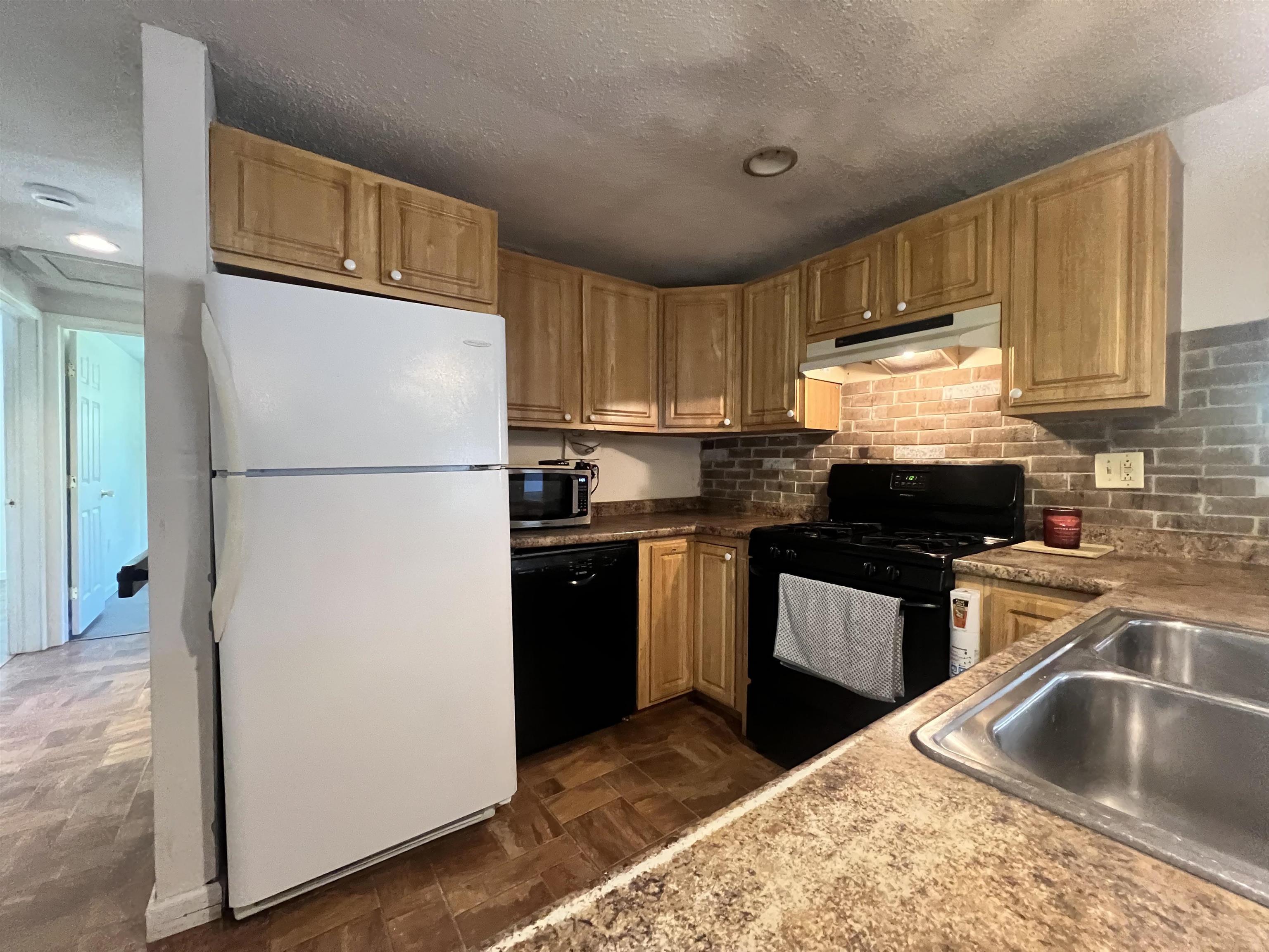 825 Belgo Road Property Photo 14