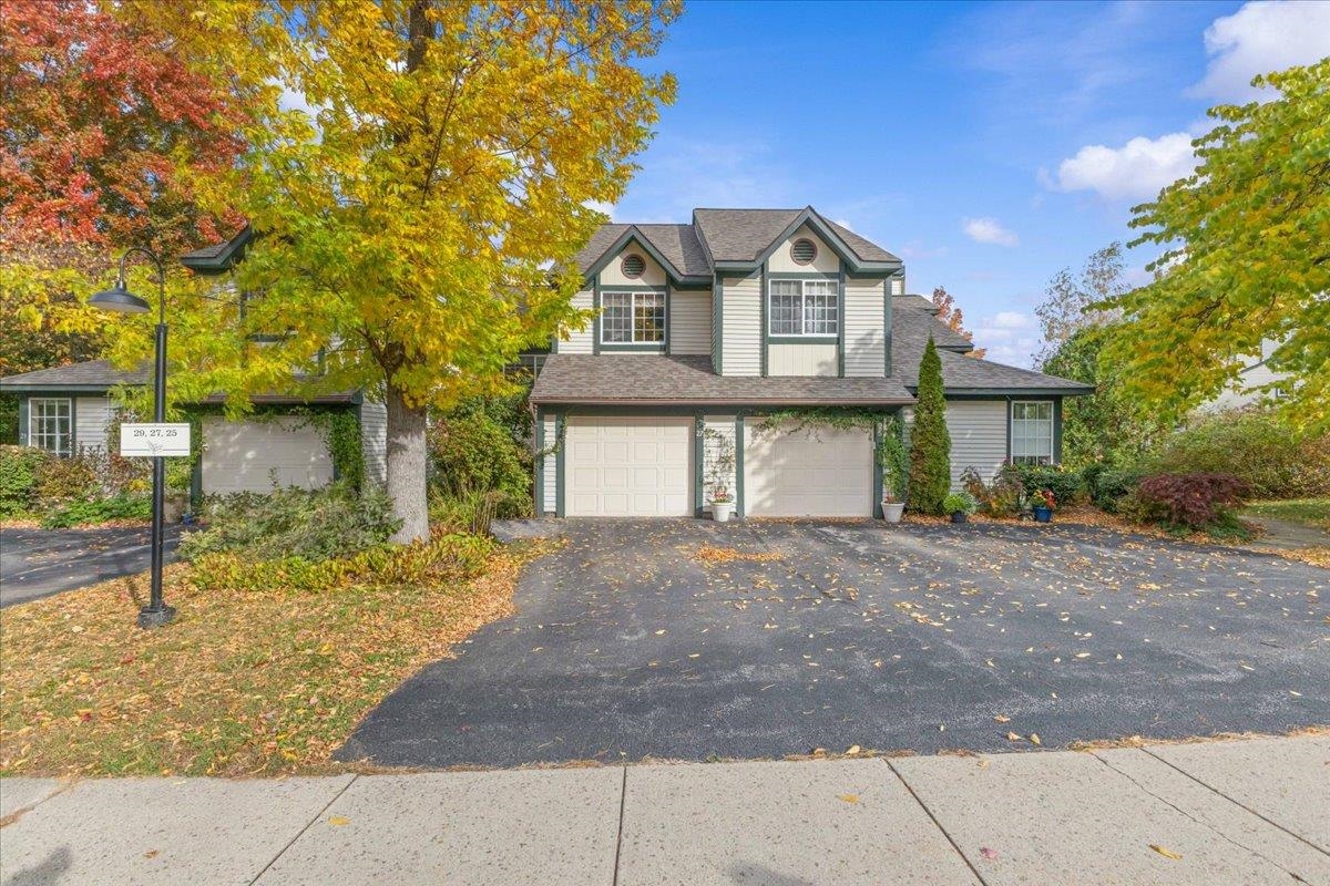 27 Lake Forest Drive Property Photo 1