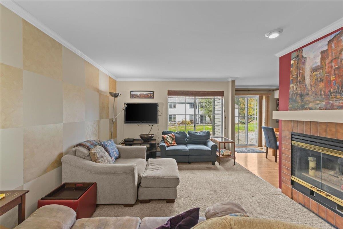 27 Lake Forest Drive Property Photo 7