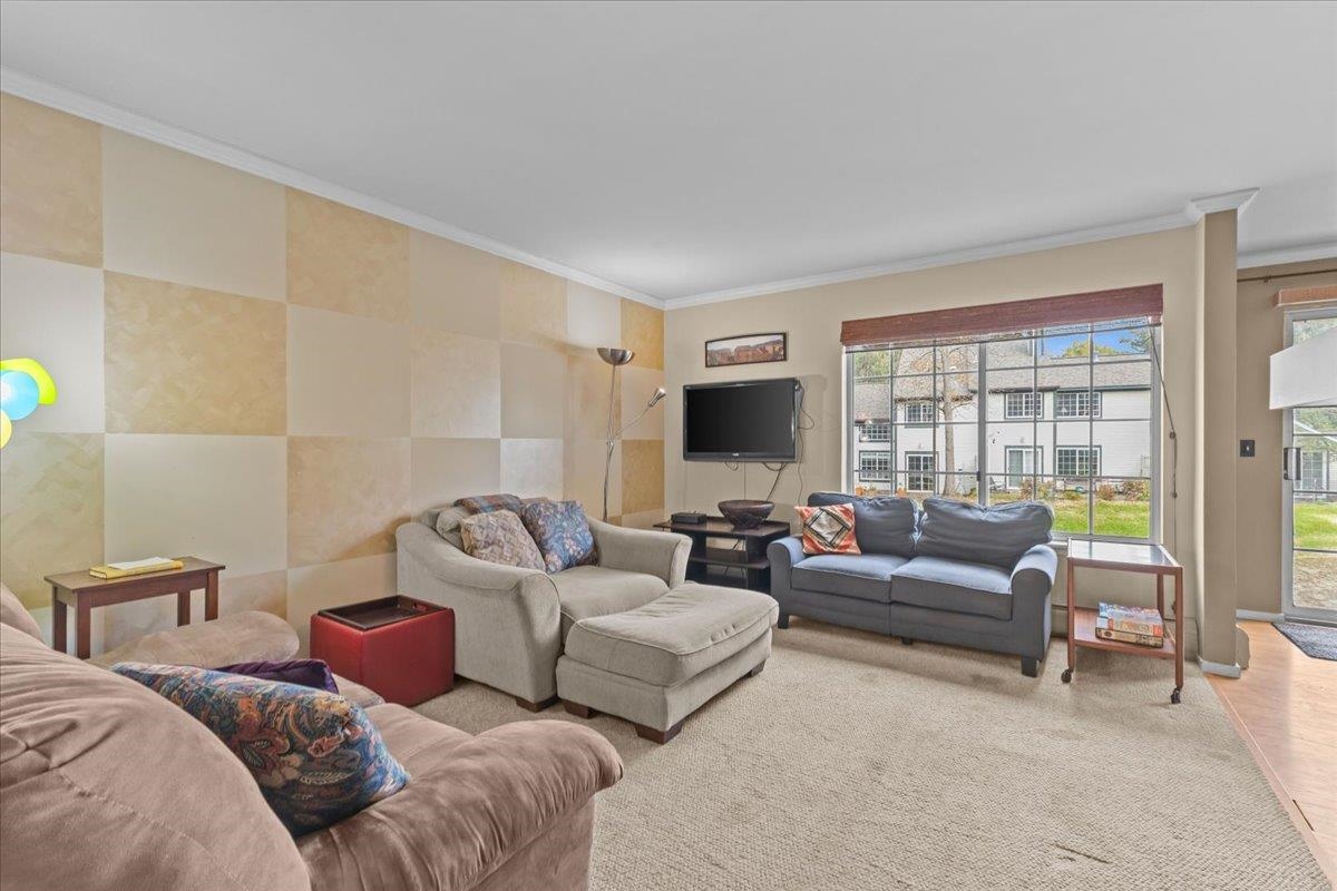 27 Lake Forest Drive Property Photo 9