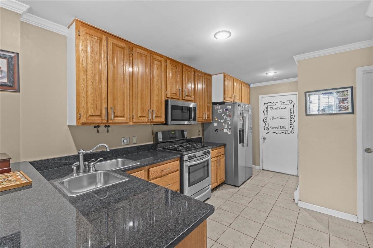27 Lake Forest Drive Property Photo 14