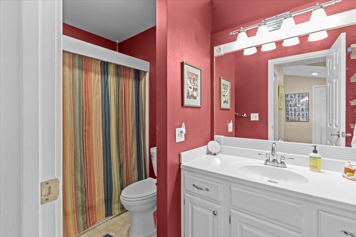 27 Lake Forest Drive Property Photo 24