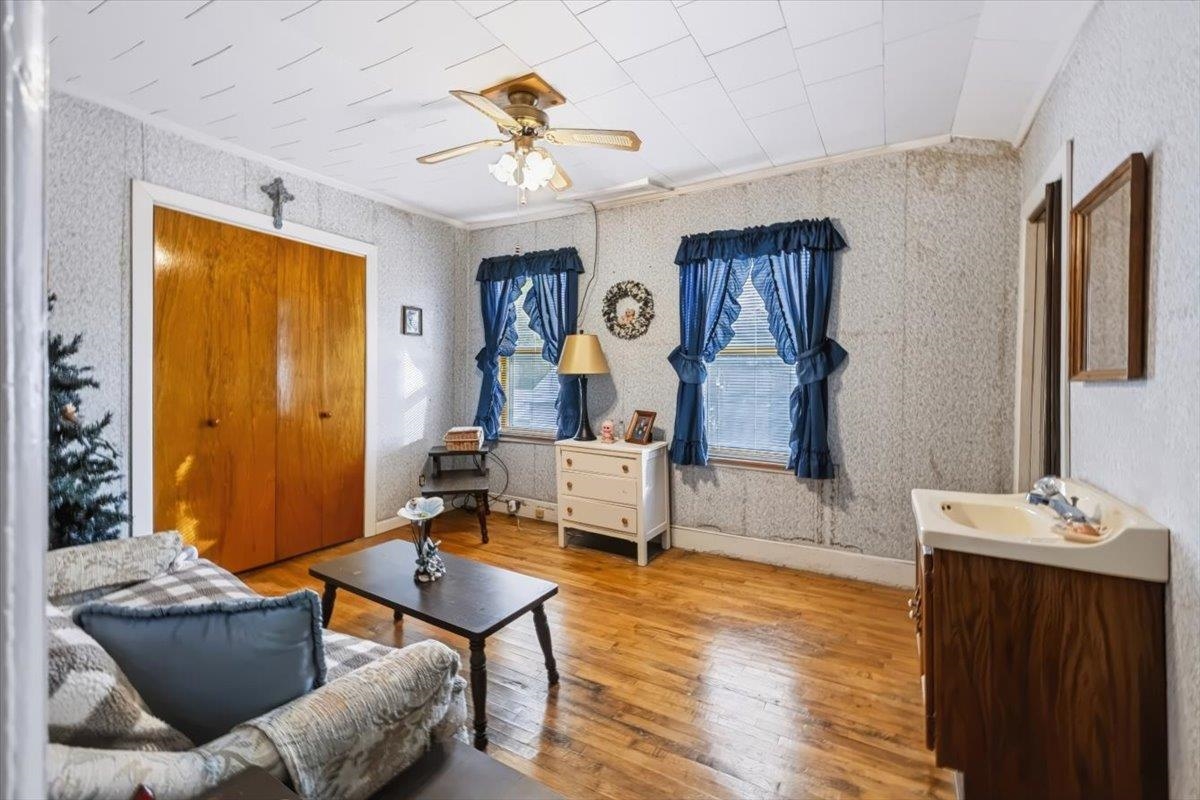 31 Lasalle Street Property Photo 24