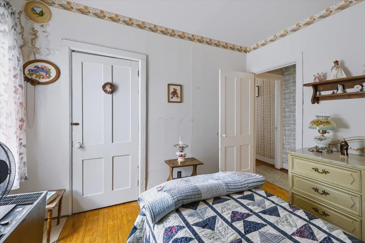31 Lasalle Street Property Photo 33