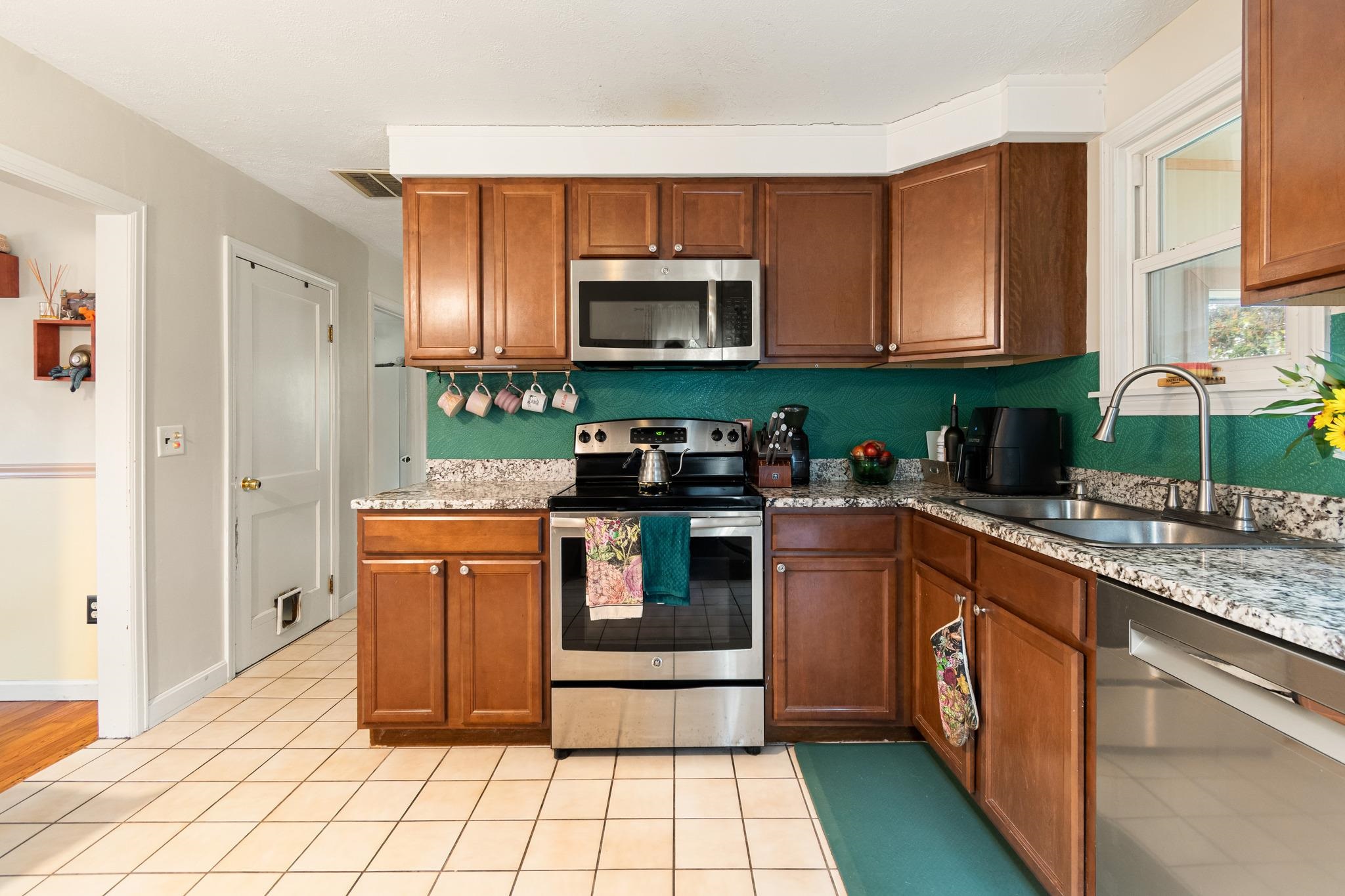 416 Porters Point Road Property Photo 11