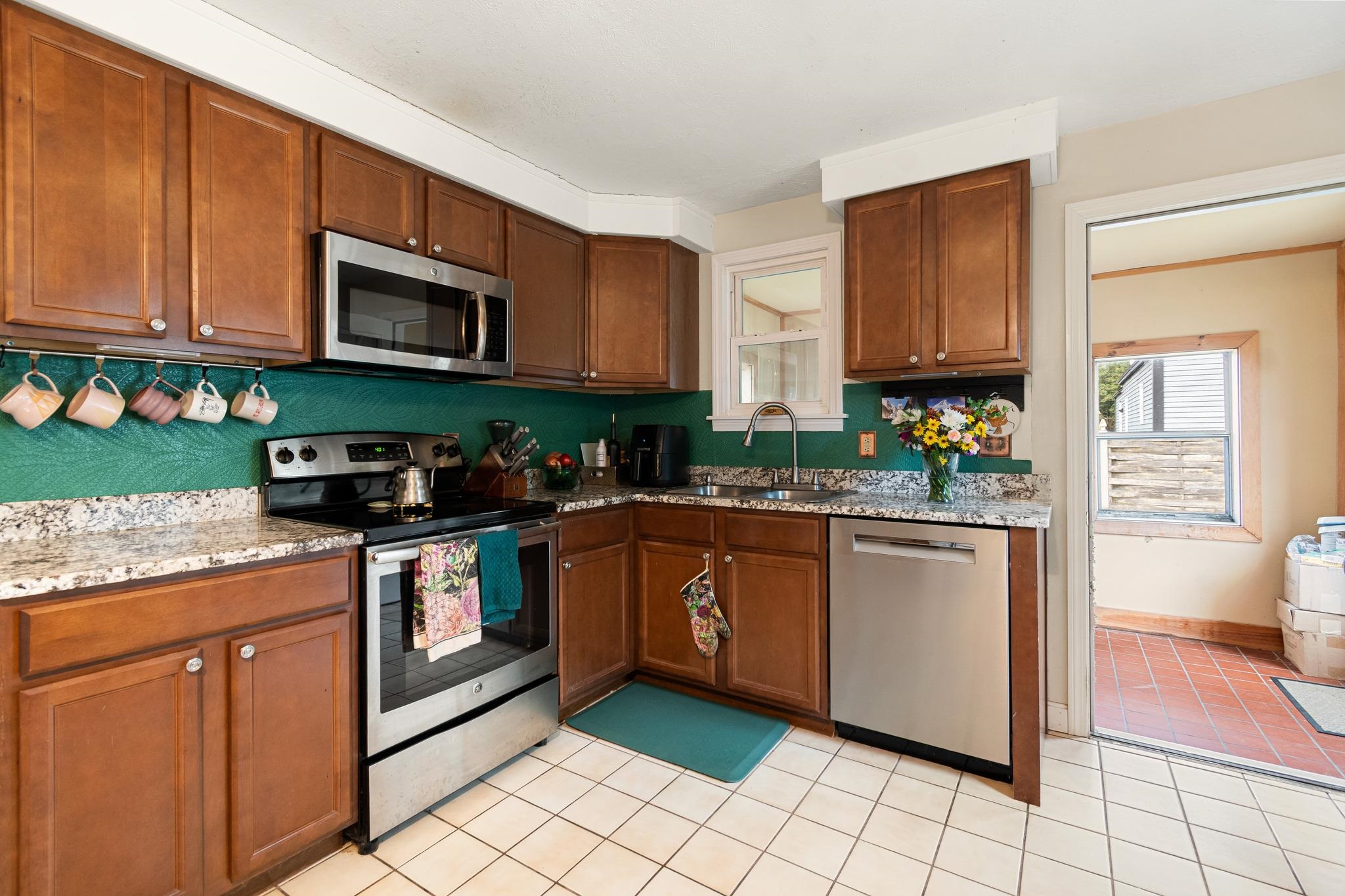 416 Porters Point Road Property Photo 12