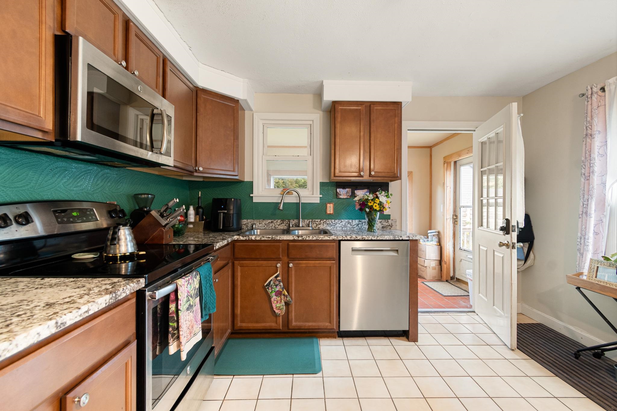 416 Porters Point Road Property Photo 14