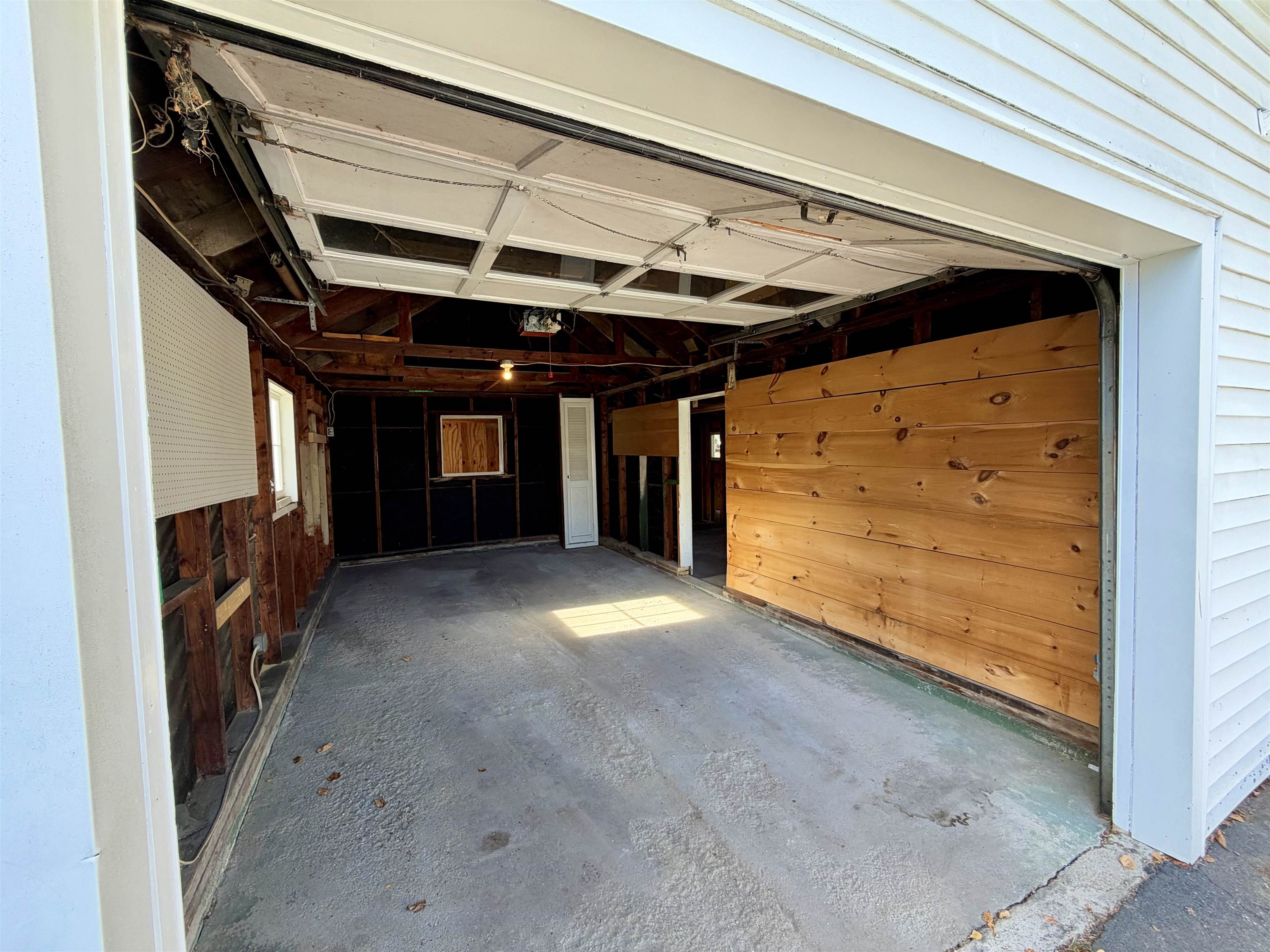 61 Norton Avenue Property Photo 5