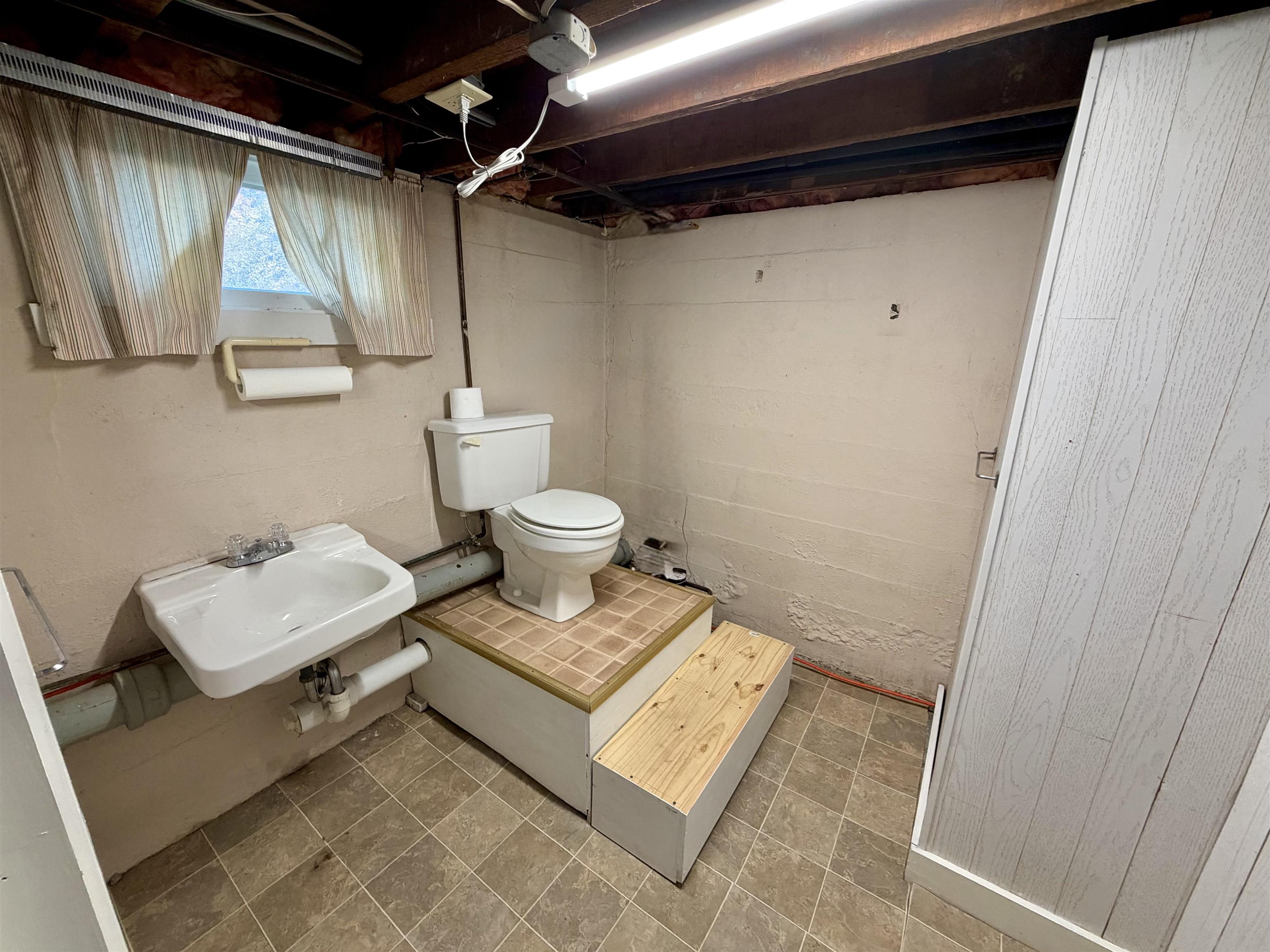 61 Norton Avenue Property Photo 32