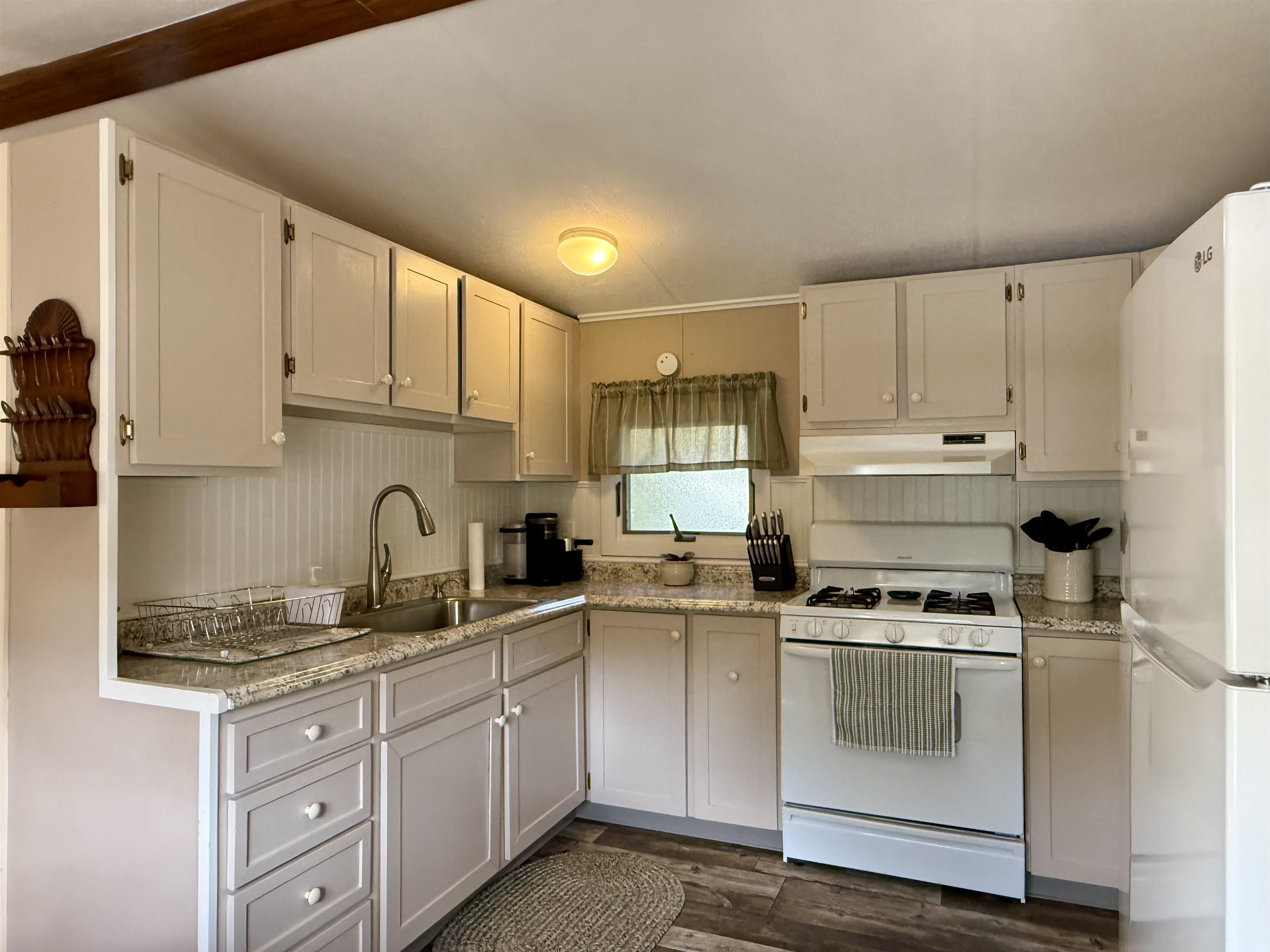 175 West Street Property Photo 10