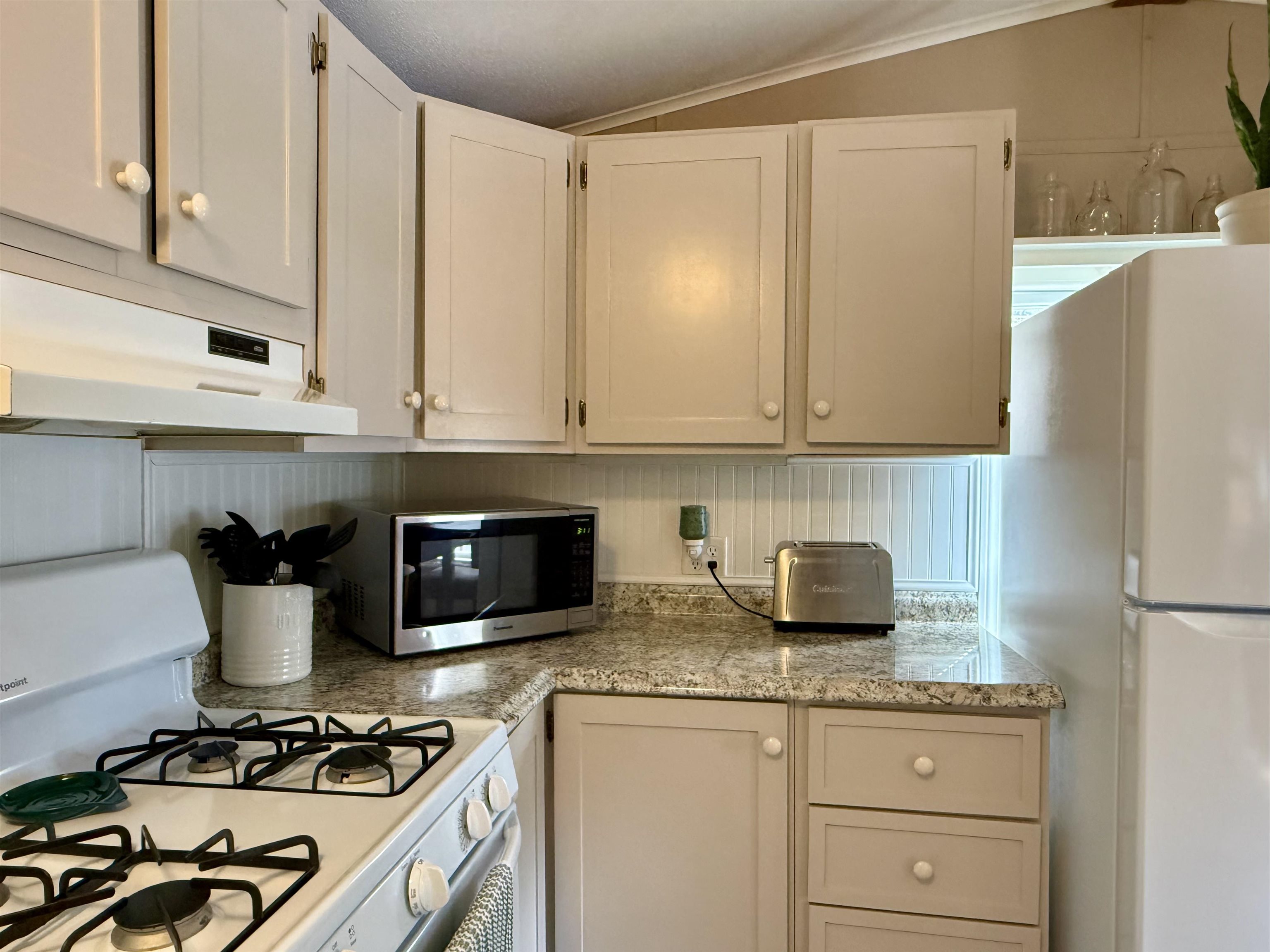 175 West Street Property Photo 13