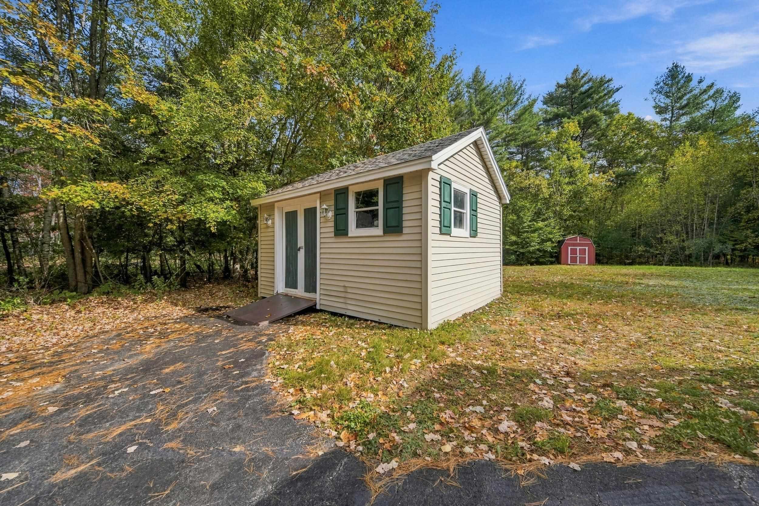 152 Burke Road Property Photo 41