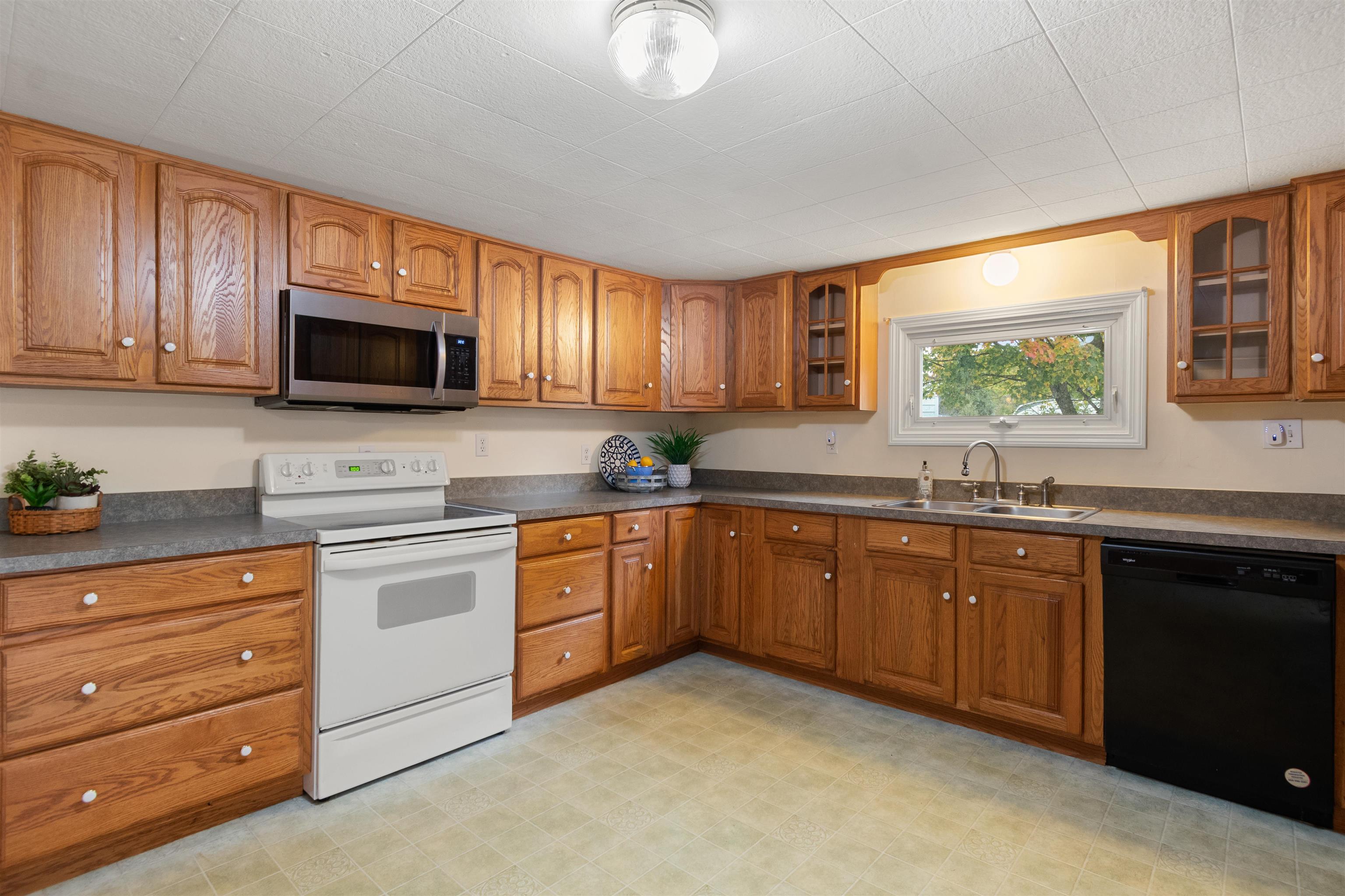 14 Foster Road Property Photo 12