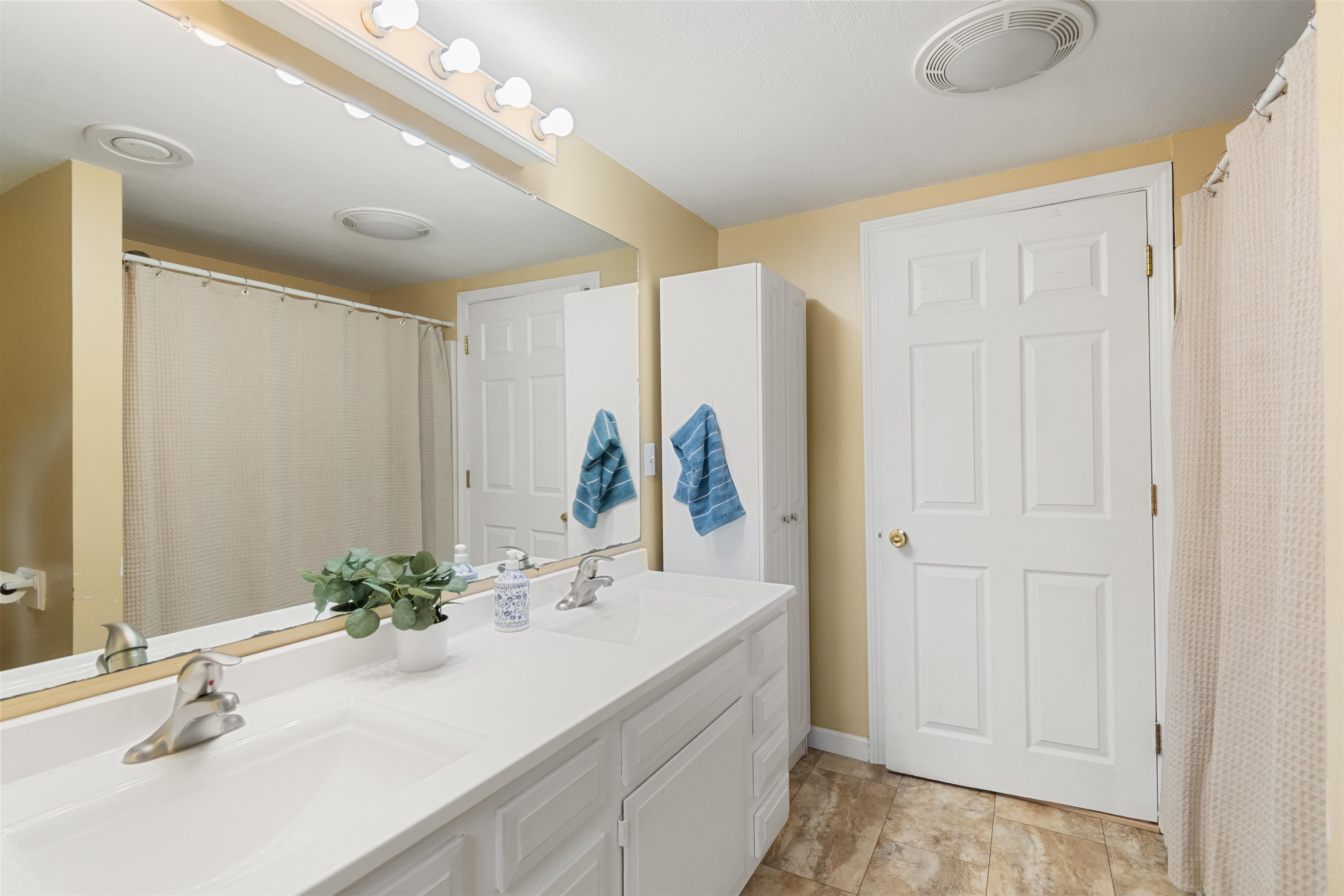 14 Foster Road Property Photo 30