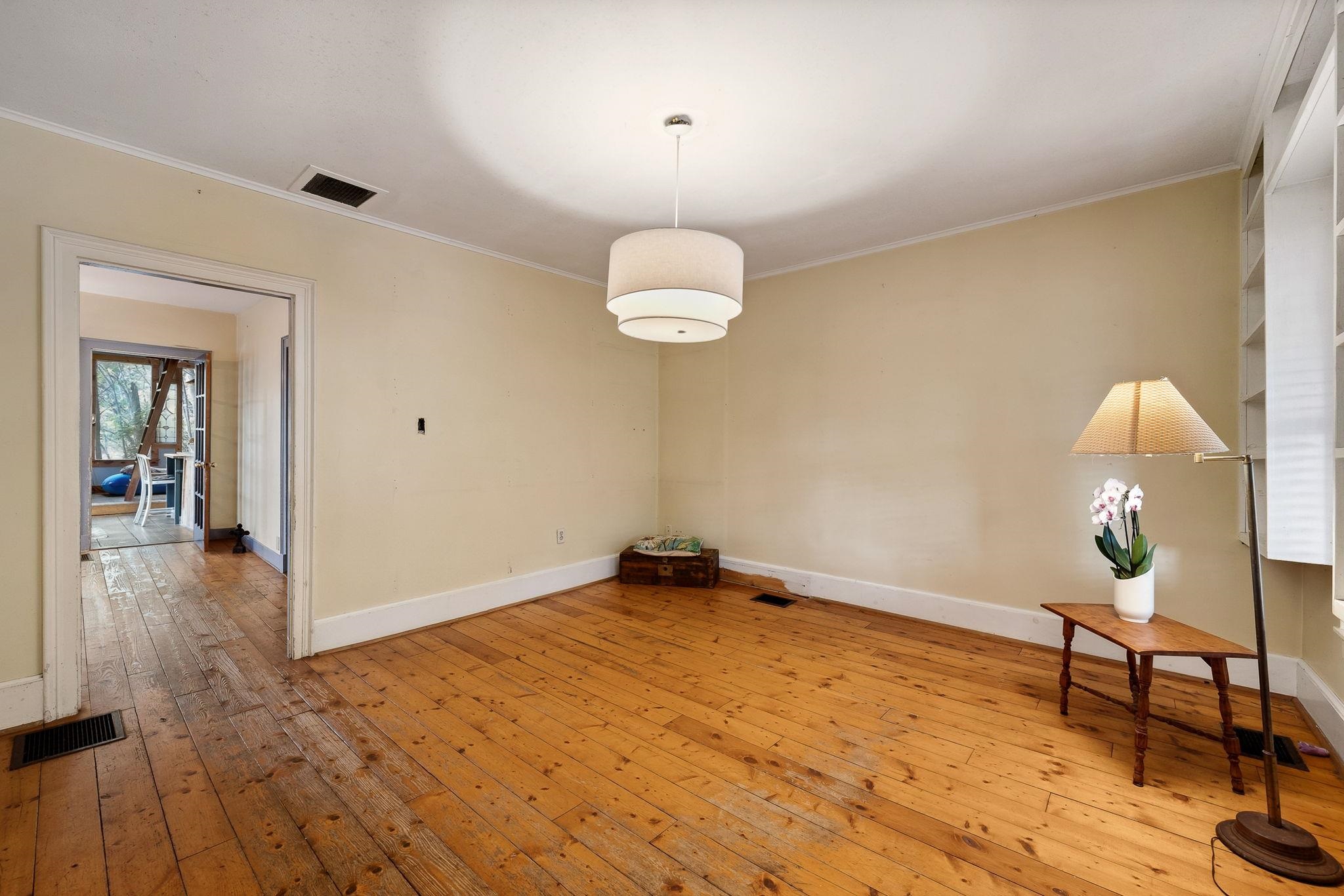 10 Hillside Avenue Property Photo 8