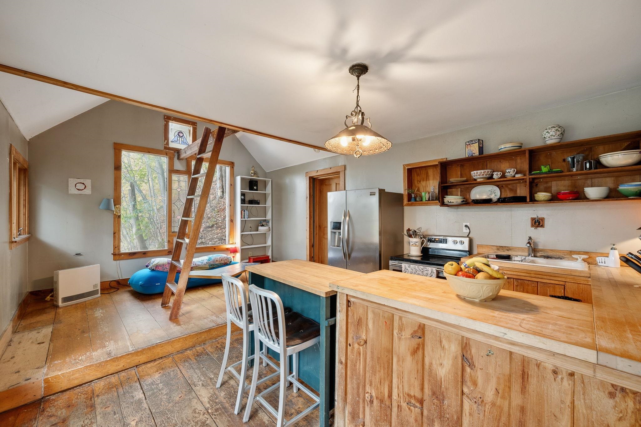 10 Hillside Avenue Property Photo 12