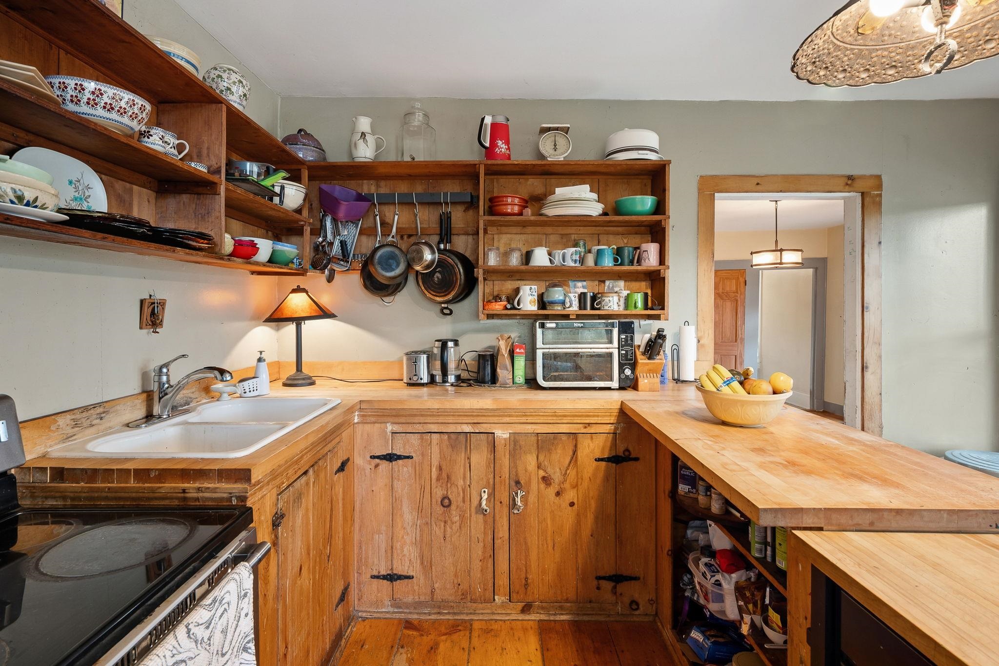 10 Hillside Avenue Property Photo 14