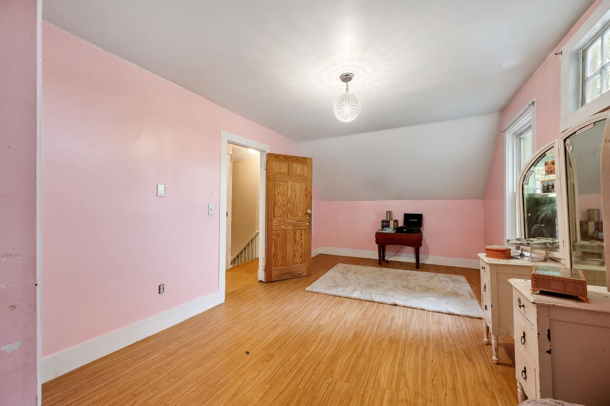 10 Hillside Avenue Property Photo 31