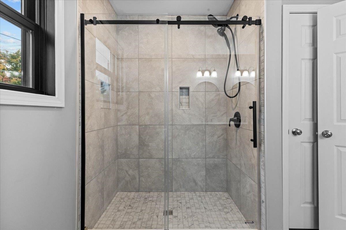 40 Maple Street Property Photo 22