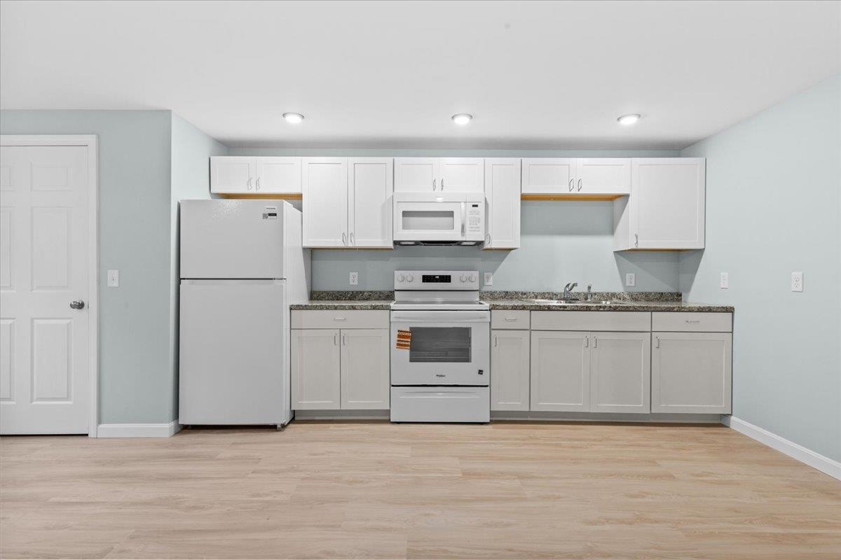 40 Maple Street Property Photo 31