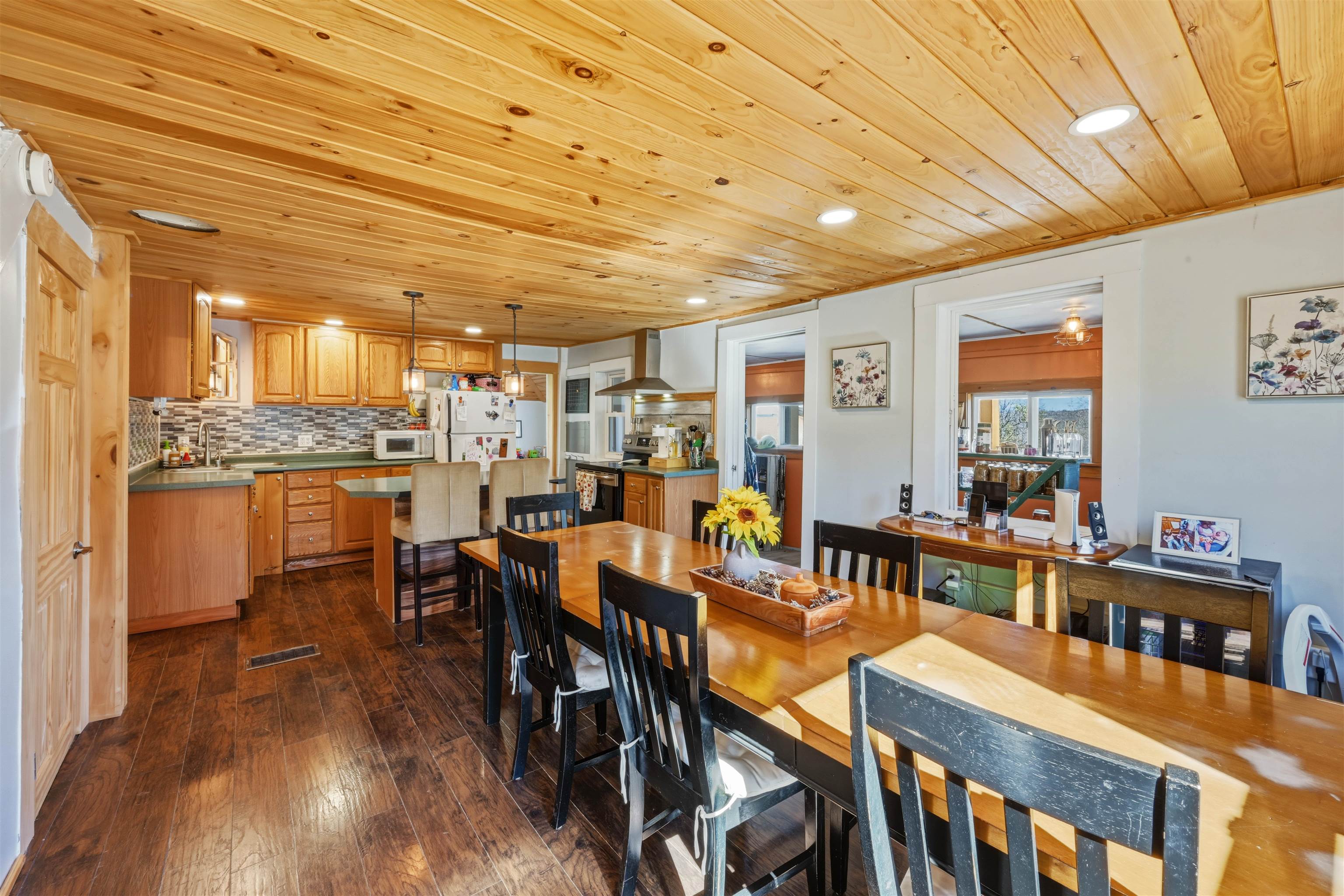 1904 Duffy Hill Road Property Photo 4